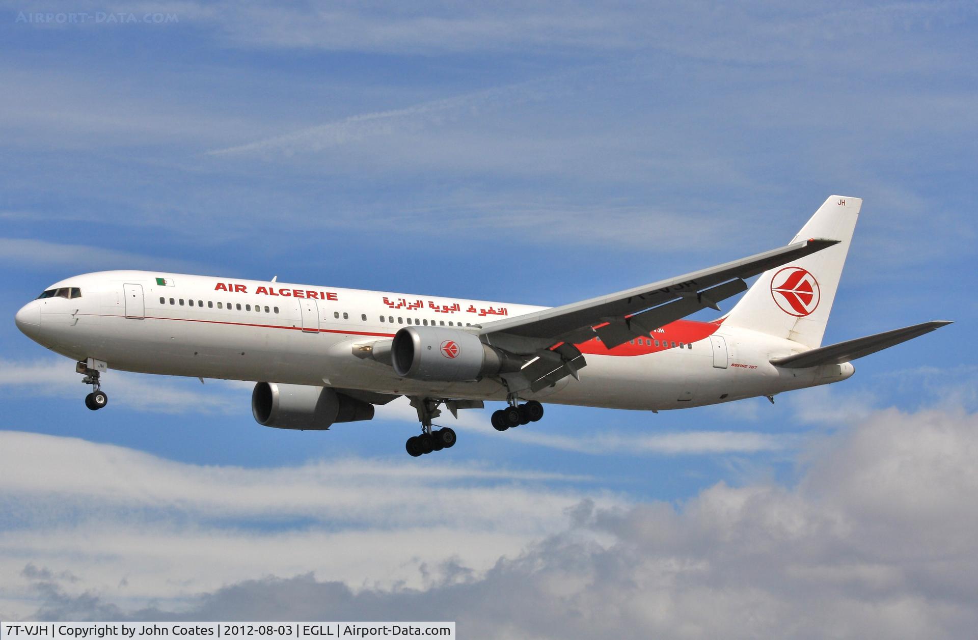 7T-VJH, Boeing 767-3D6 C/N 24767-323, Arrives 27R