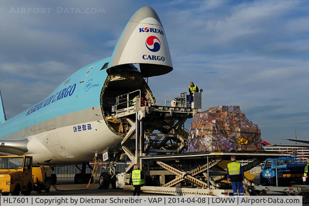 HL7601, 2004 Boeing 747-4B5F/SCD C/N 33949, Korean Boeing 747-400