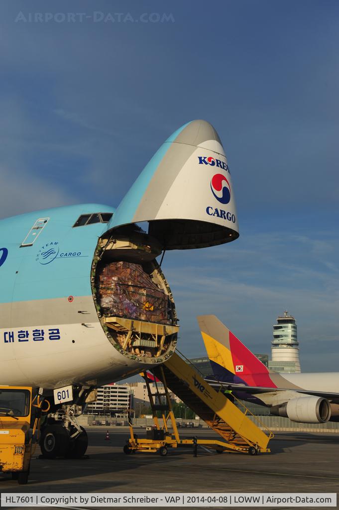 HL7601, 2004 Boeing 747-4B5F/SCD C/N 33949, Korean Air Boeing 747-400