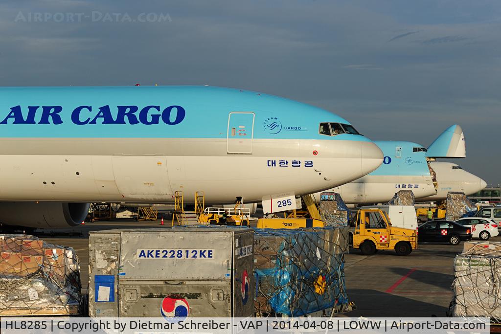 HL8285, 2014 Boeing 777-FB5 C/N 37641, Korean Air Boeing 777-200