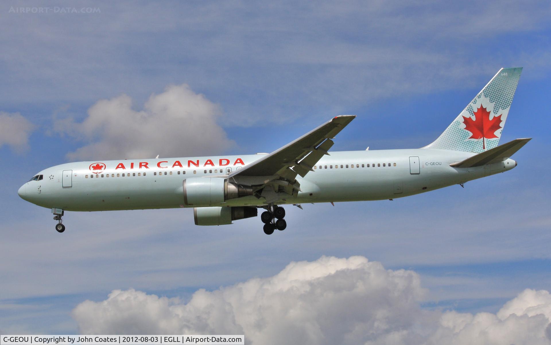 C-GEOU, 1999 Boeing 767-375 C/N 30108, Finals 27R