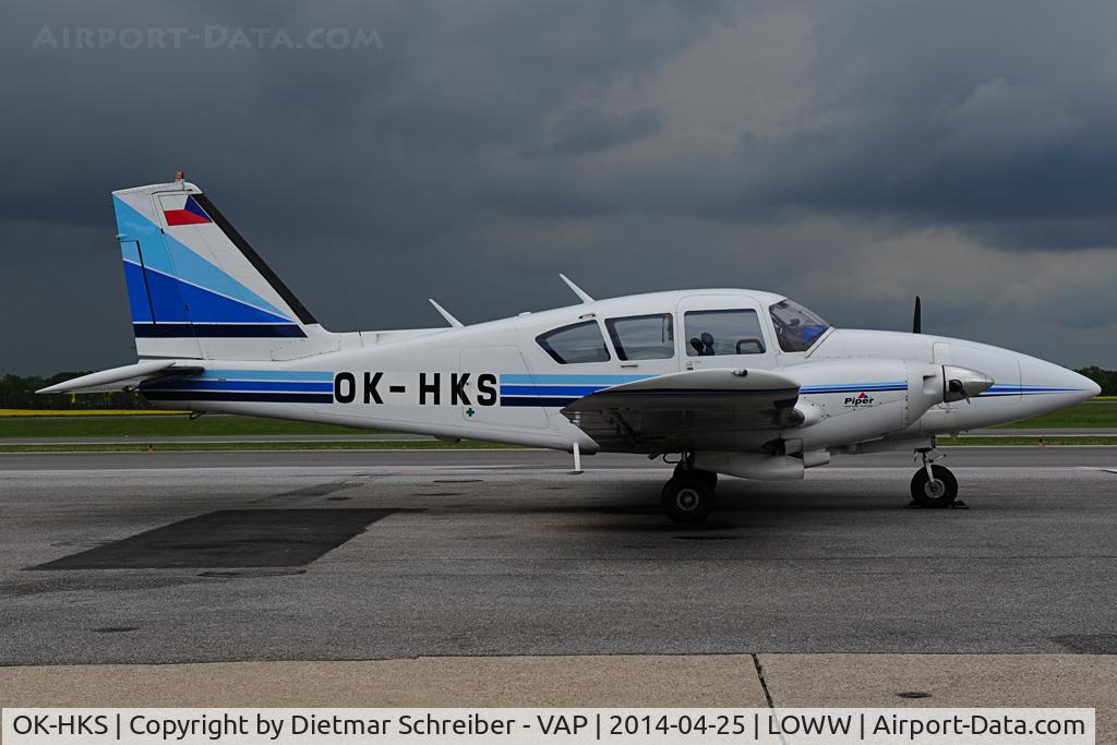 OK-HKS, Piper PA-23-250 C/N 277754134, Piper 23