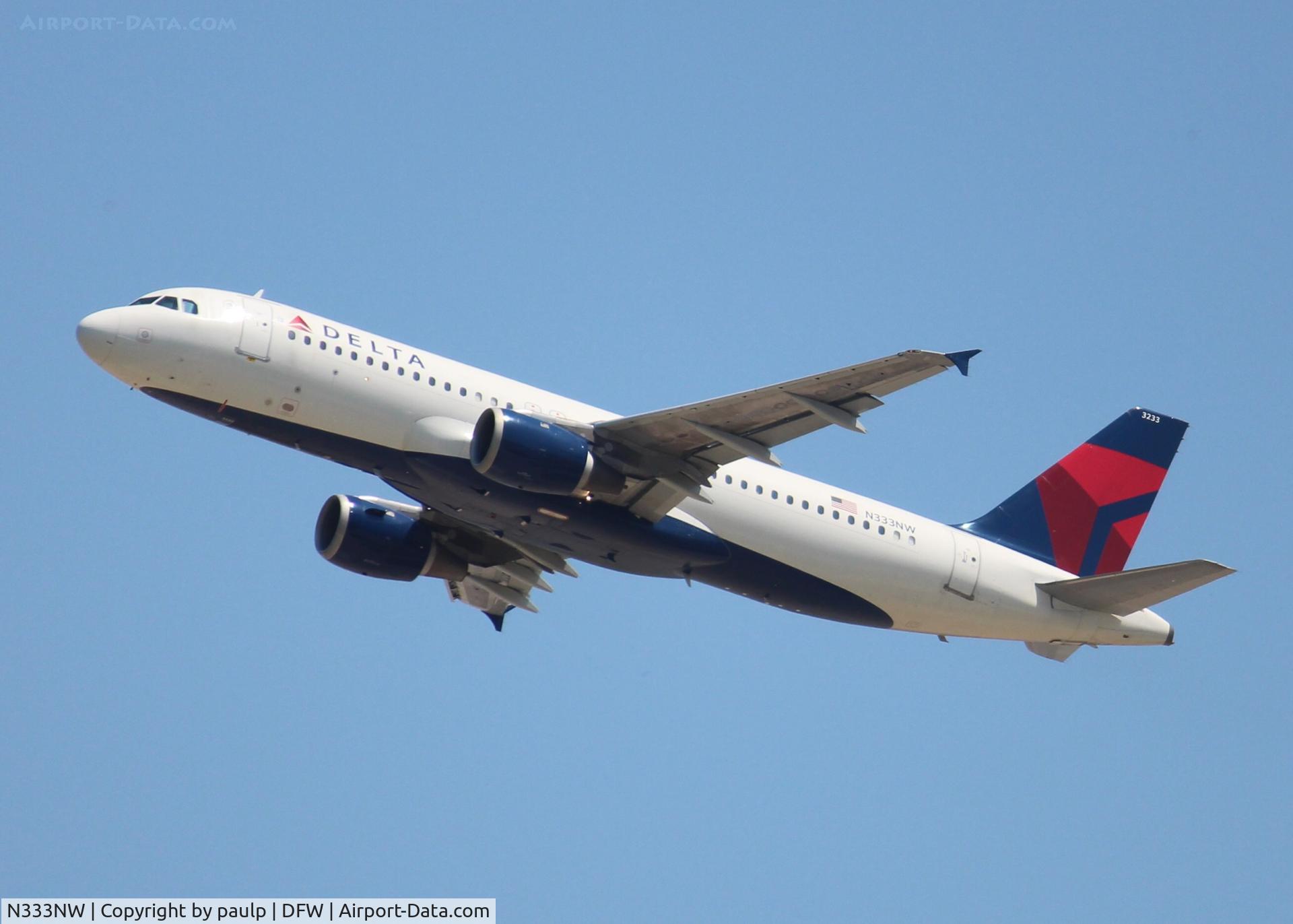 N333NW, 1992 Airbus A320-211 C/N 329, At DFW.