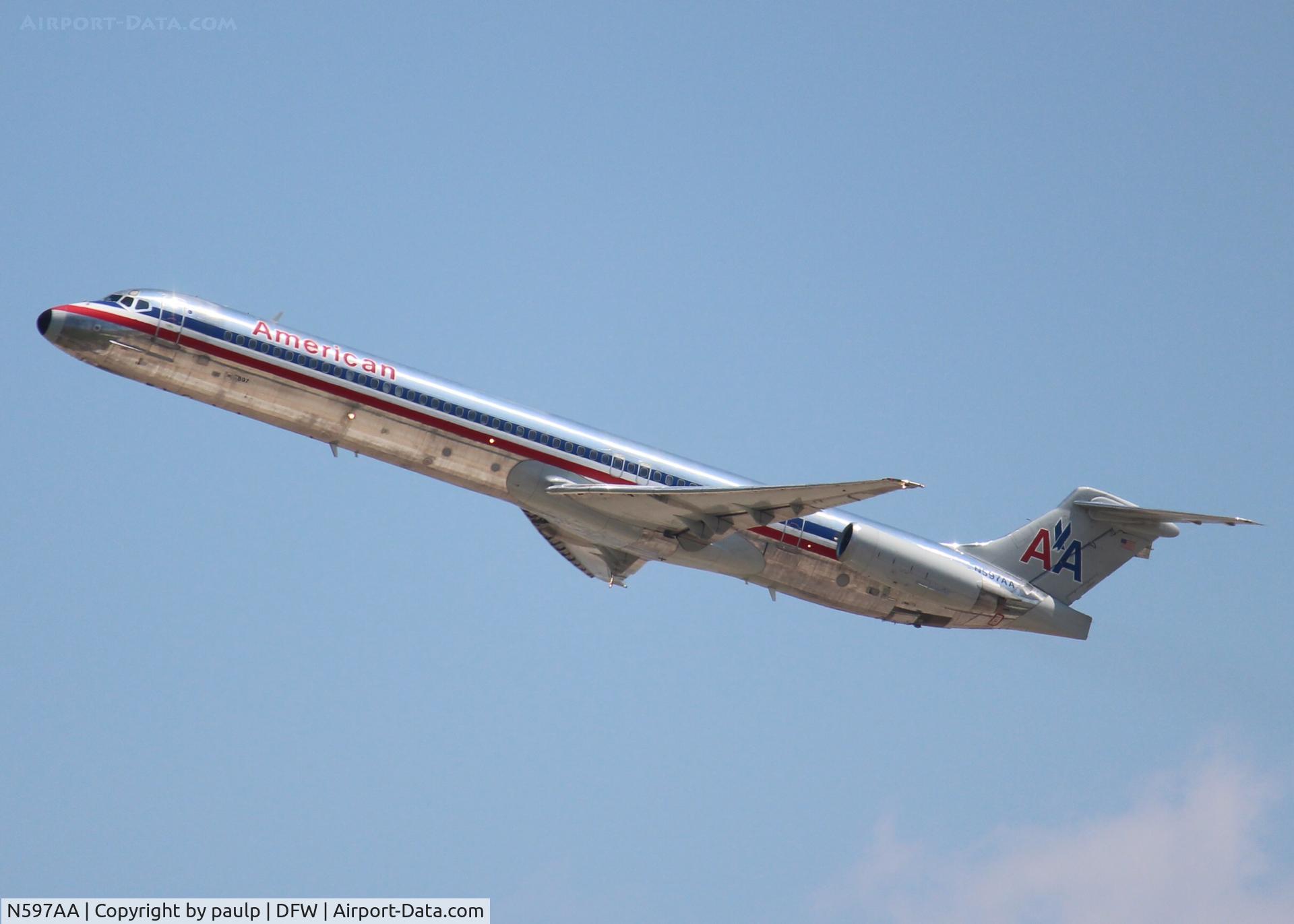 N597AA, 1992 McDonnell Douglas MD-83 (DC-9-83) C/N 53287, At DFW.