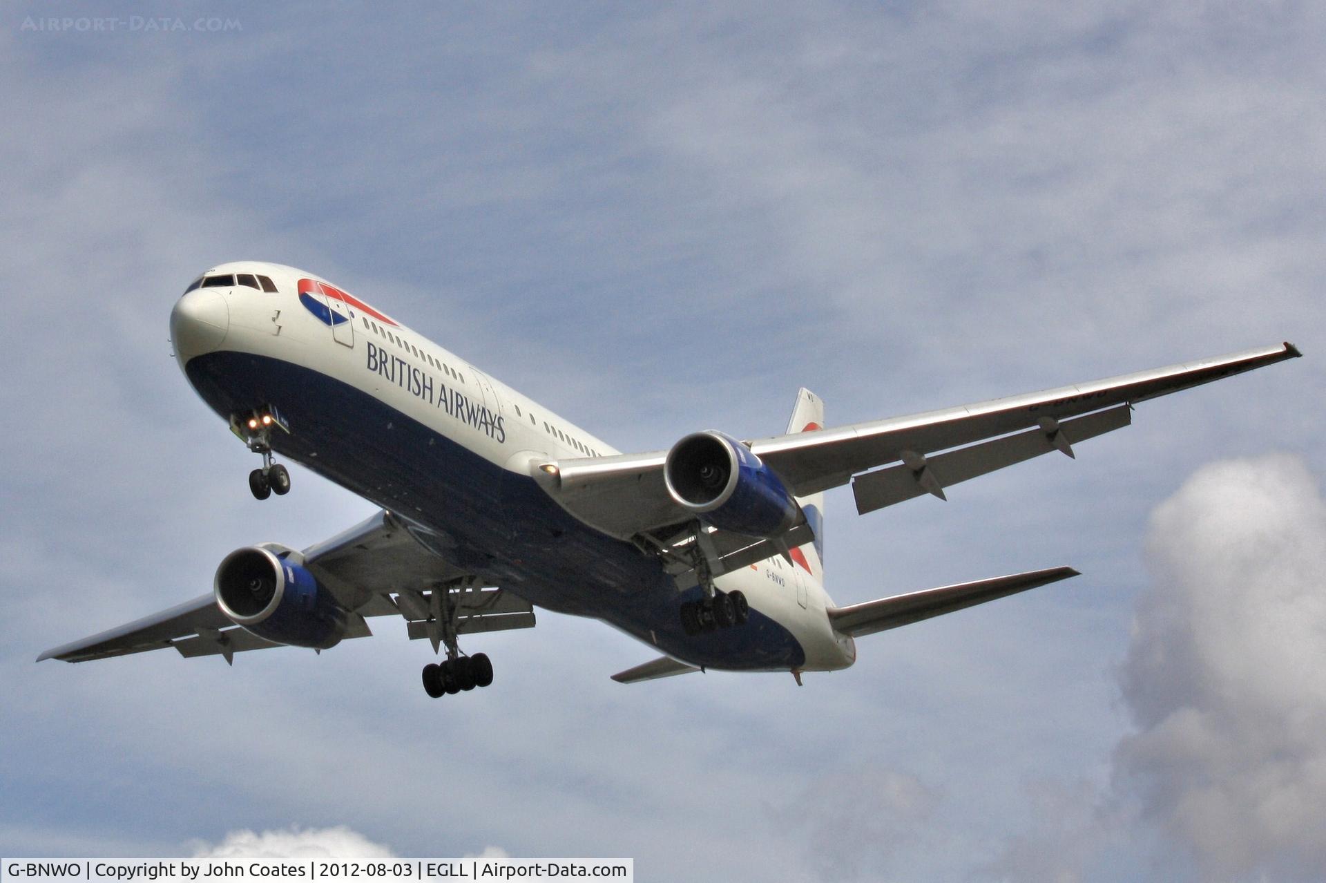 G-BNWO, 1992 Boeing 767-336 C/N 25442, Approach 27R