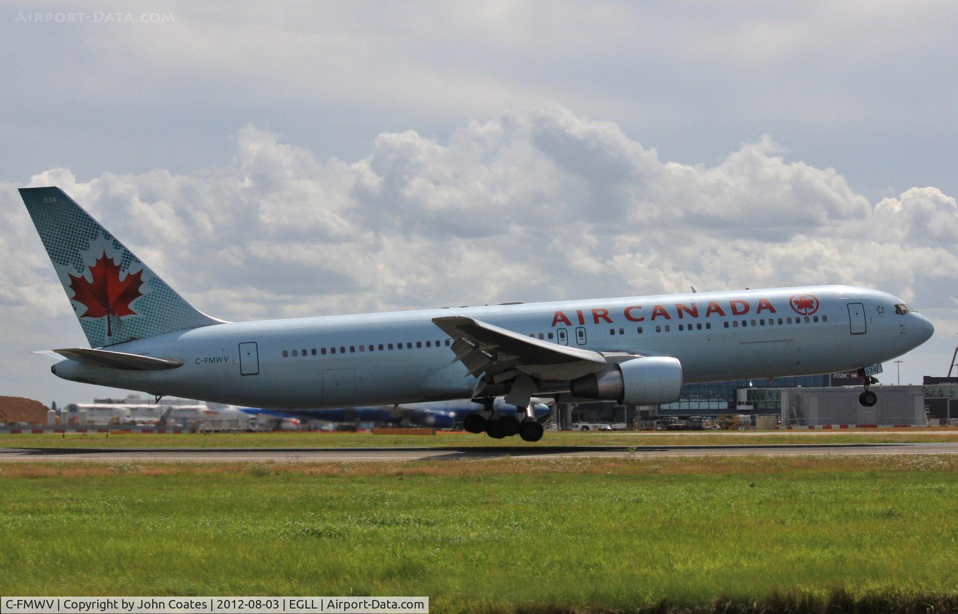 C-FMWV, 1995 Boeing 767-333/ER C/N 25586, Touchdown