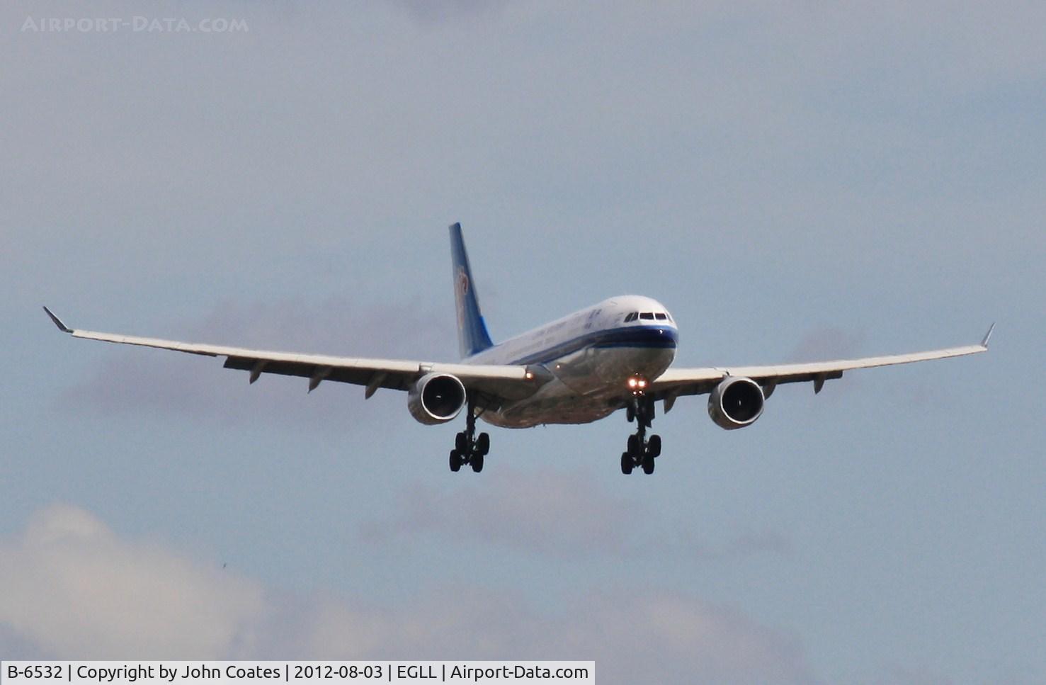 B-6532, 2011 Airbus A330-223 C/N 1244, Approach 27R