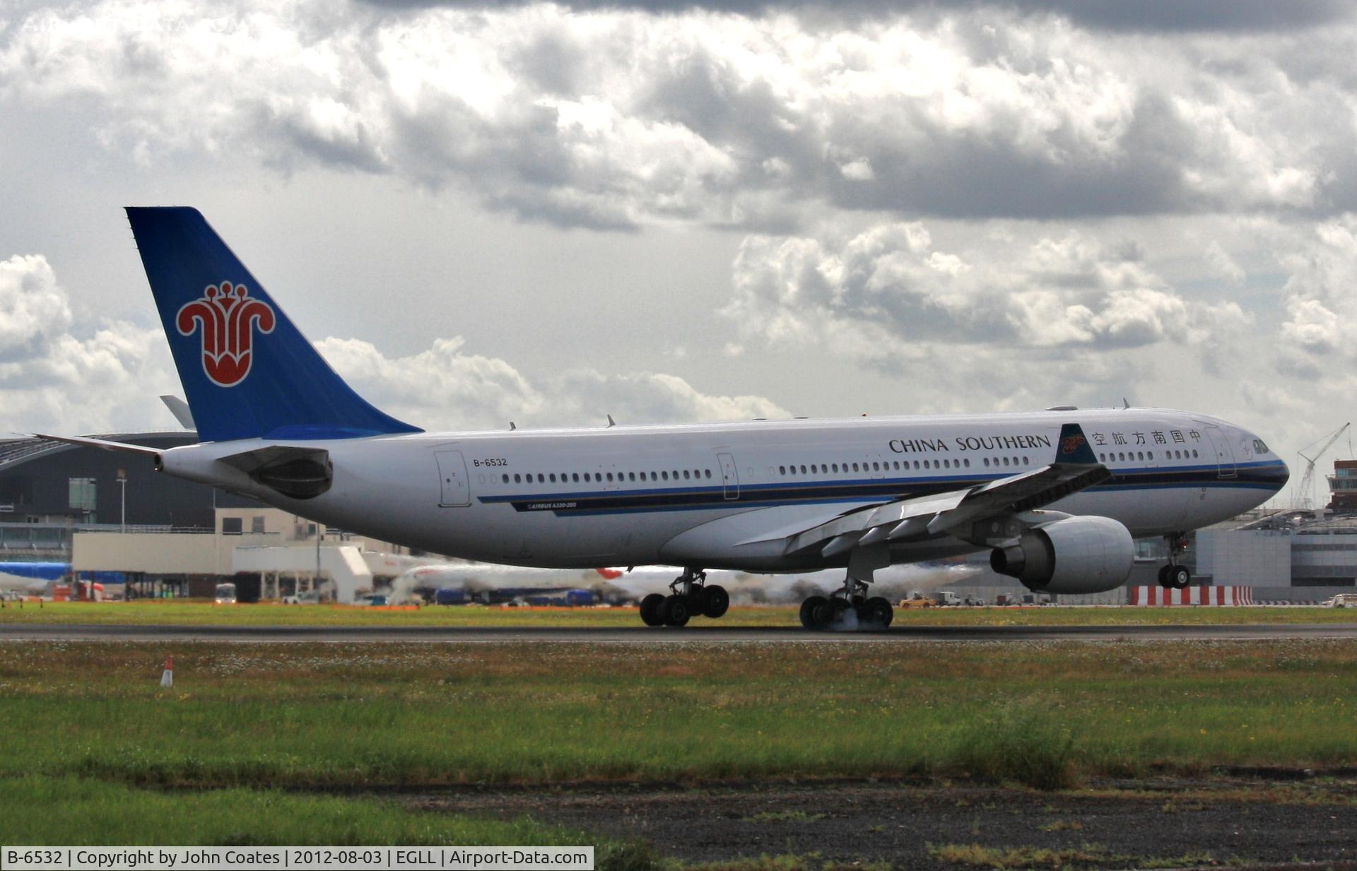 B-6532, 2011 Airbus A330-223 C/N 1244, Touchdown
