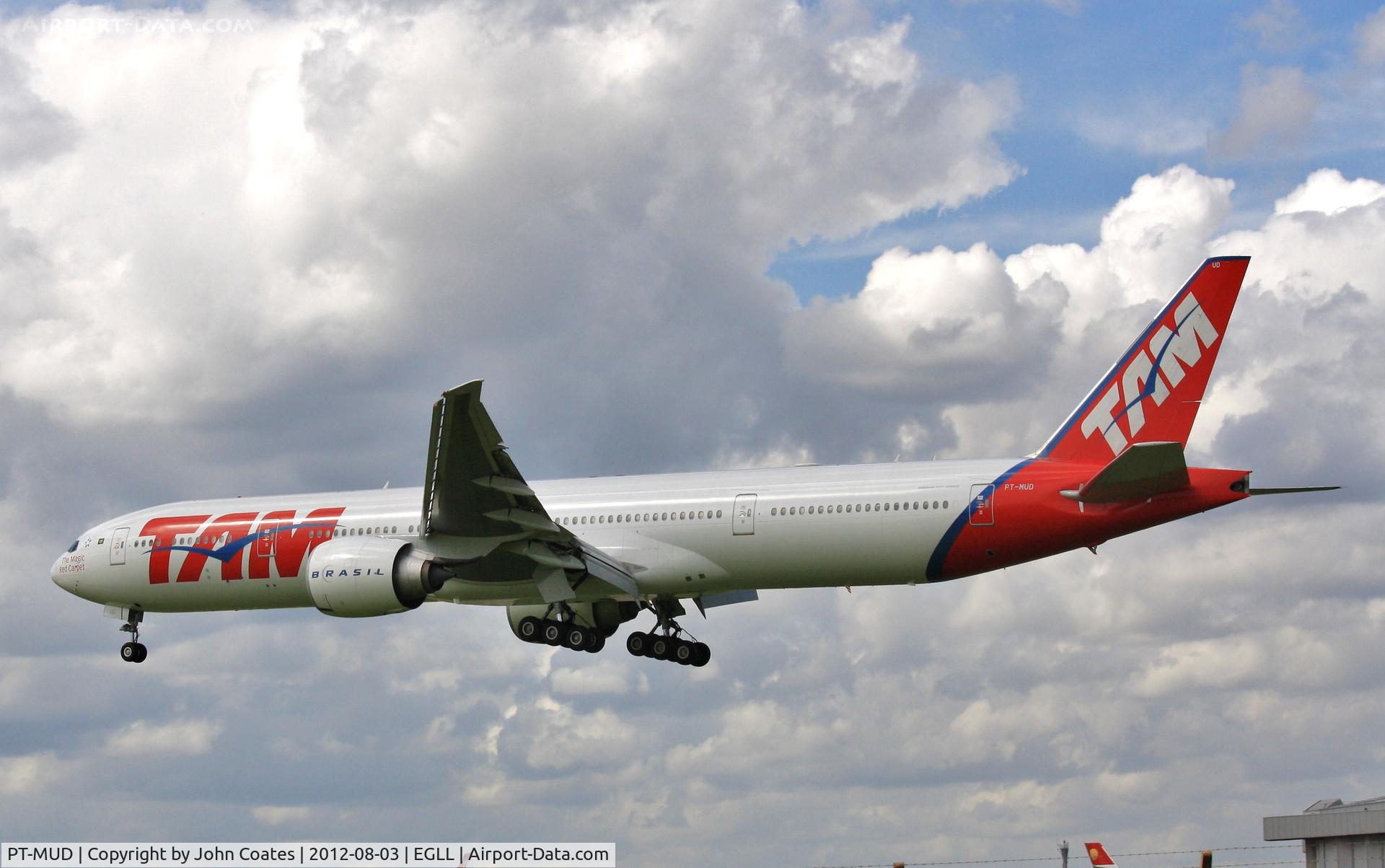 PT-MUD, 2008 Boeing 777-32W/ER C/N 37667, Finals 27L