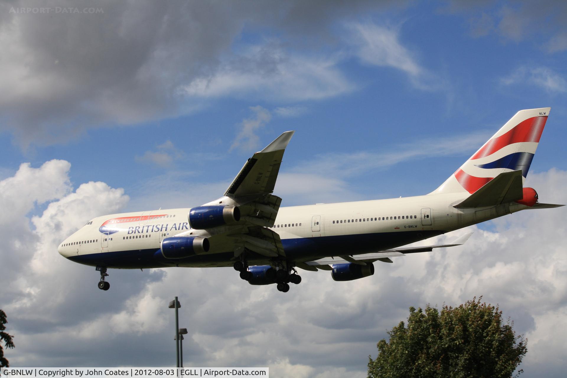G-BNLW, 1992 Boeing 747-436 C/N 25432, Arrives 27L