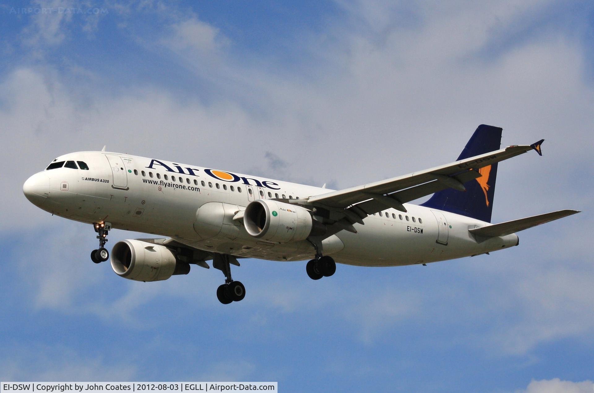 EI-DSW, 2008 Airbus A320-216 C/N 3609, Approach 7L
