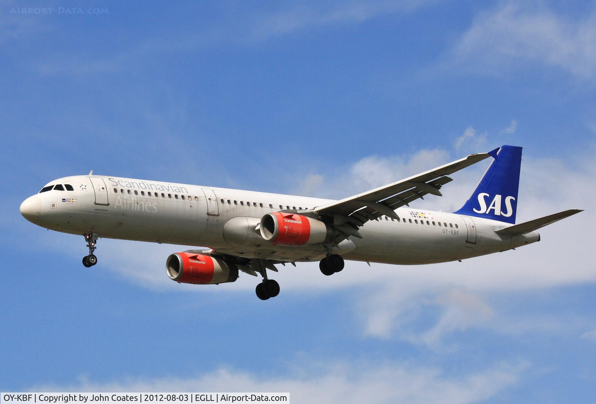 OY-KBF, 2002 Airbus A321-232 C/N 1807, Approach 27L