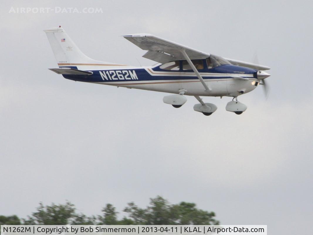 N1262M, 1975 Cessna 182P Skylane C/N 18264265, Arriving at Sun N Fun - Lakeland, FL