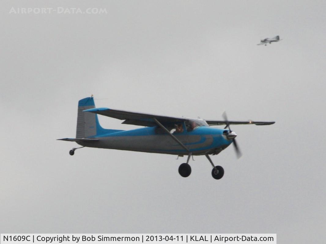 N1609C, 1953 Cessna 180 C/N 30309, Landing at Sun N Fun - Lakeland, FL