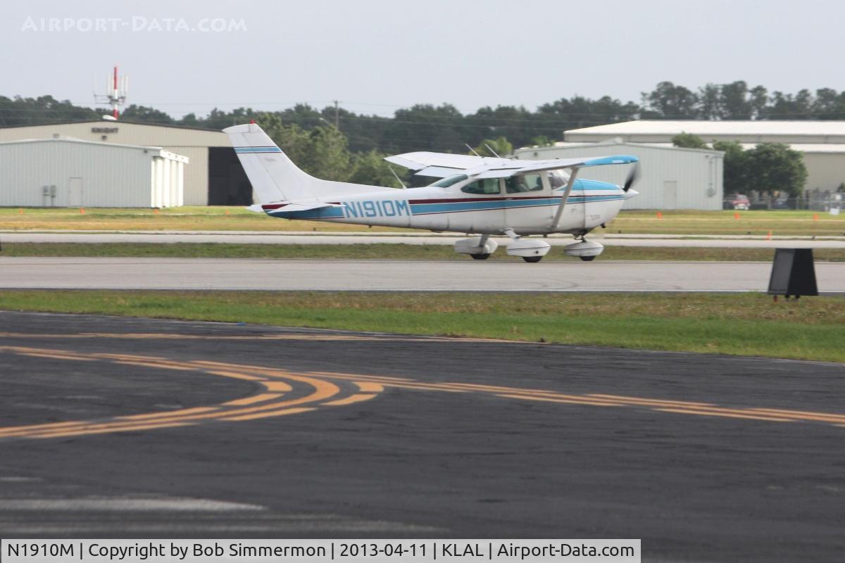 N1910M, 1975 Cessna 182P Skylane C/N 18264475, Departing Sun N Fun - Lakeland, FL