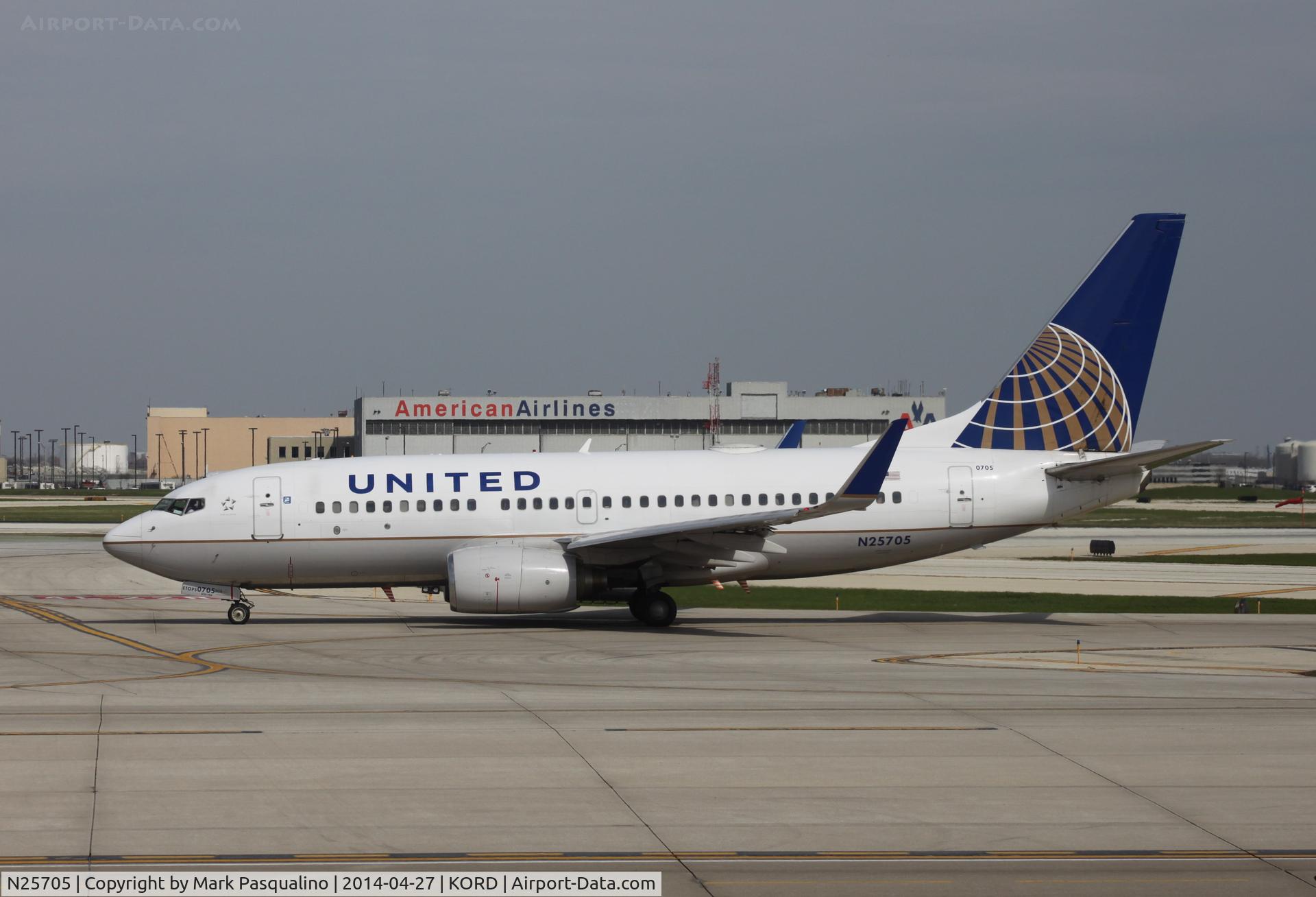 N25705, 1998 Boeing 737-724 C/N 28766, Boeing 737-700