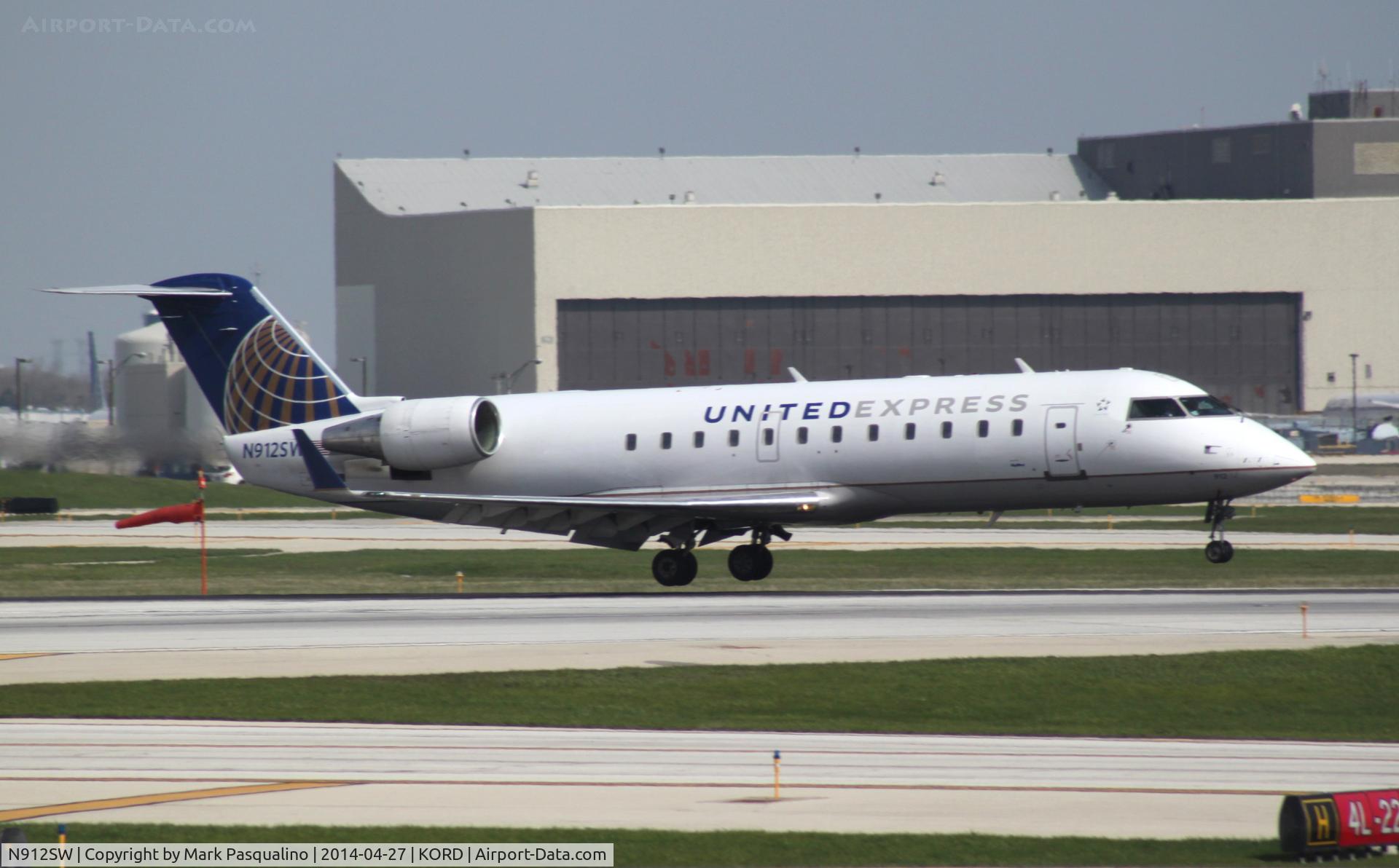N912SW, 2001 Bombardier CRJ-200LR (CL-600-2B19) C/N 7595, CL-600-2B19