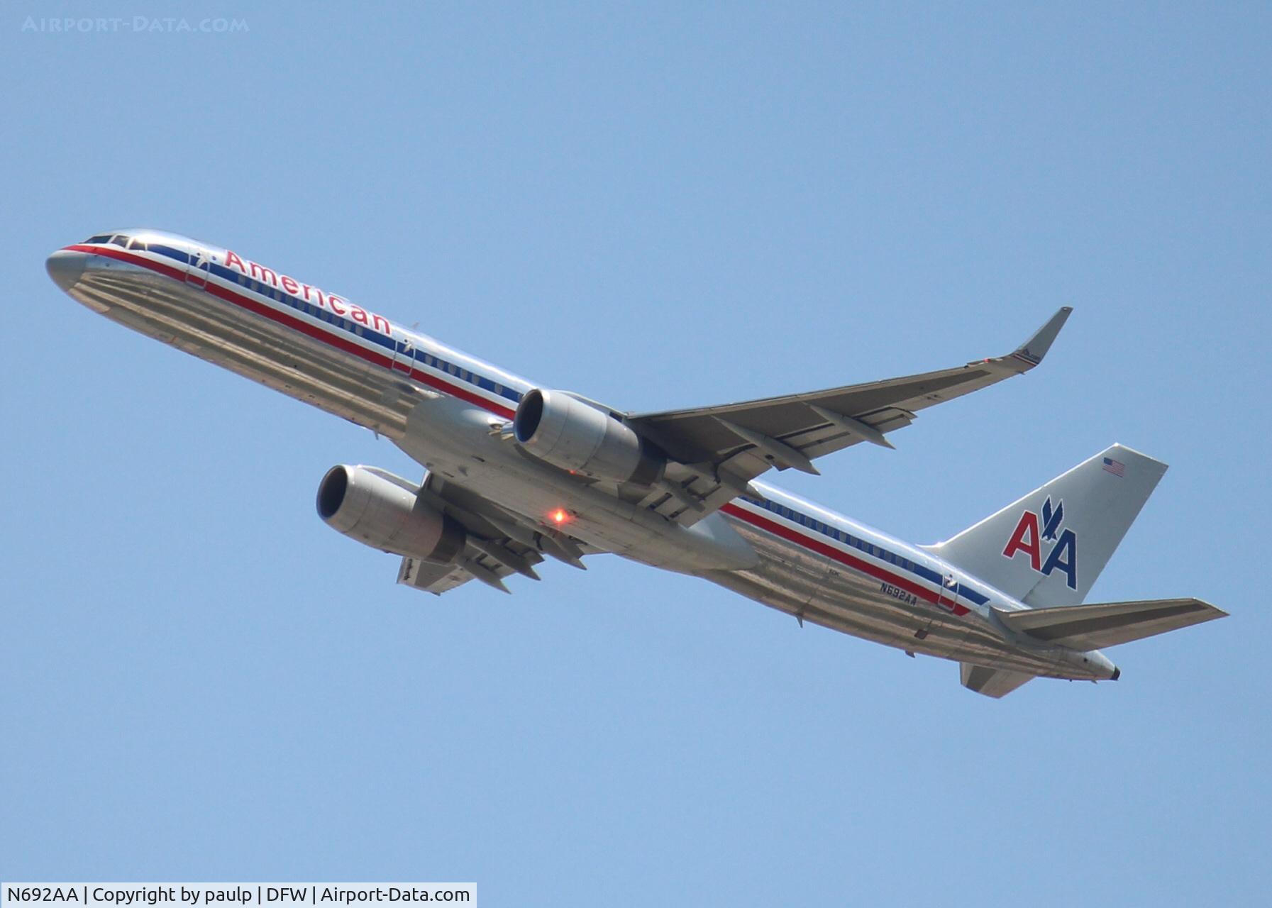 N692AA, 1993 Boeing 757-223 C/N 26972, At DFW.
