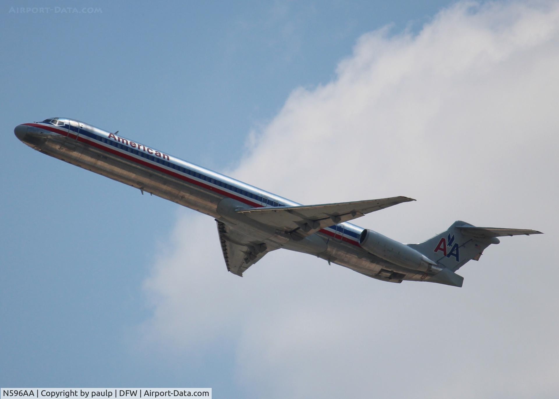 N596AA, 1992 McDonnell Douglas MD-83 (DC-9-83) C/N 53286, At DFW.