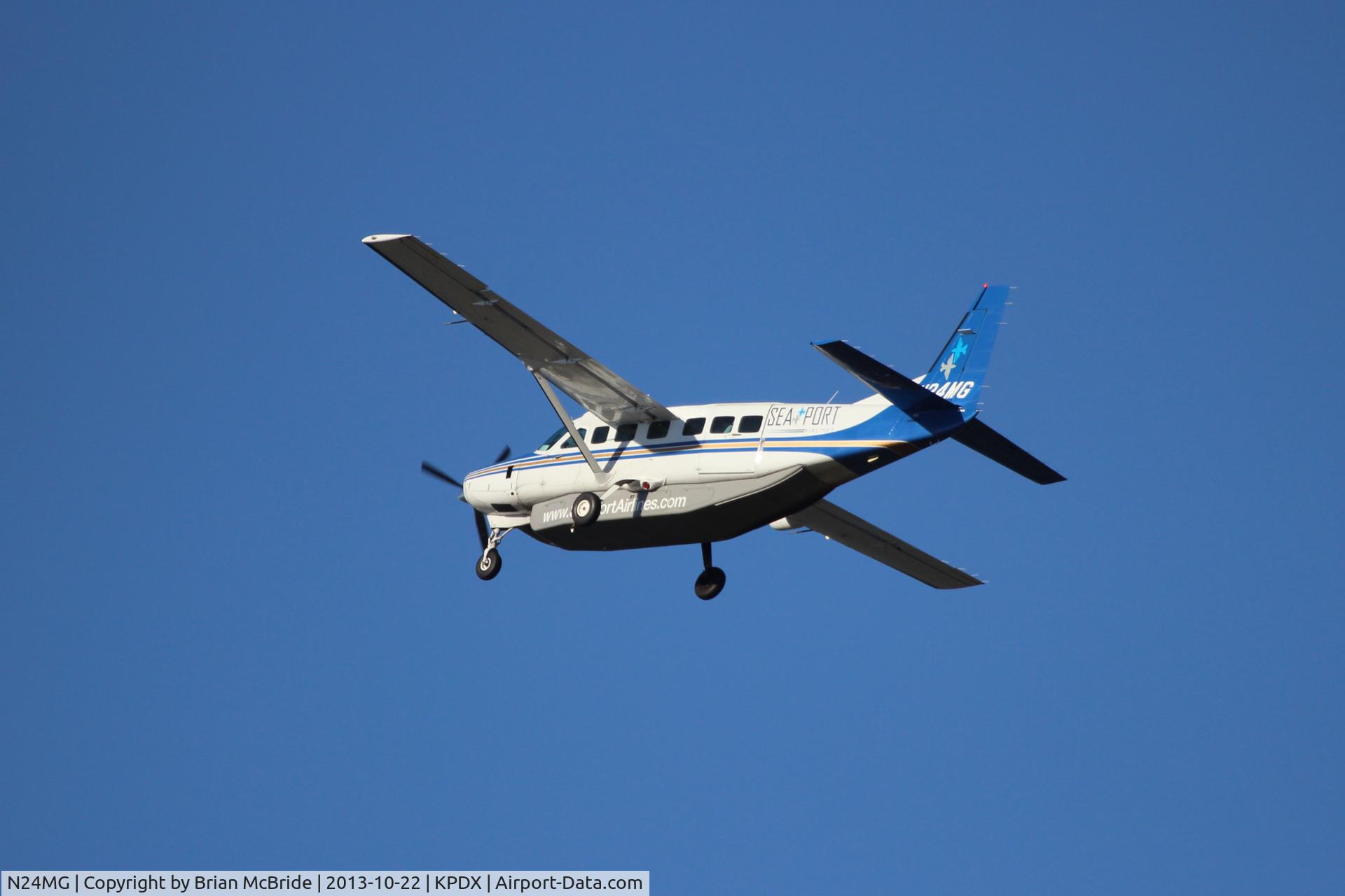N24MG, 2000 Cessna 208B Grand Caravan C/N 208B0850, Seaport Airlines. Cessna 208 Caravan. N24MG cn 208B0850. Portland - International (PDX KPDX). Image © Brian McBride. 22 October 2013