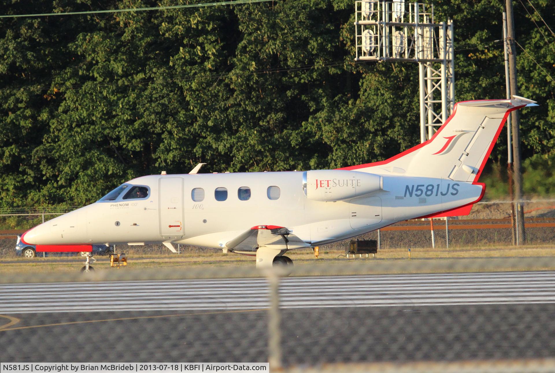N581JS, 2009 Embraer EMB-500 Phenom 100 C/N 50000110, JetSuite. Embraer EMB-500 Phenom 100. N581JS cn 500000110. Seattle - Boeing Field King County International (BFI KBFI). Image © Brian McBride. 18 July 2013