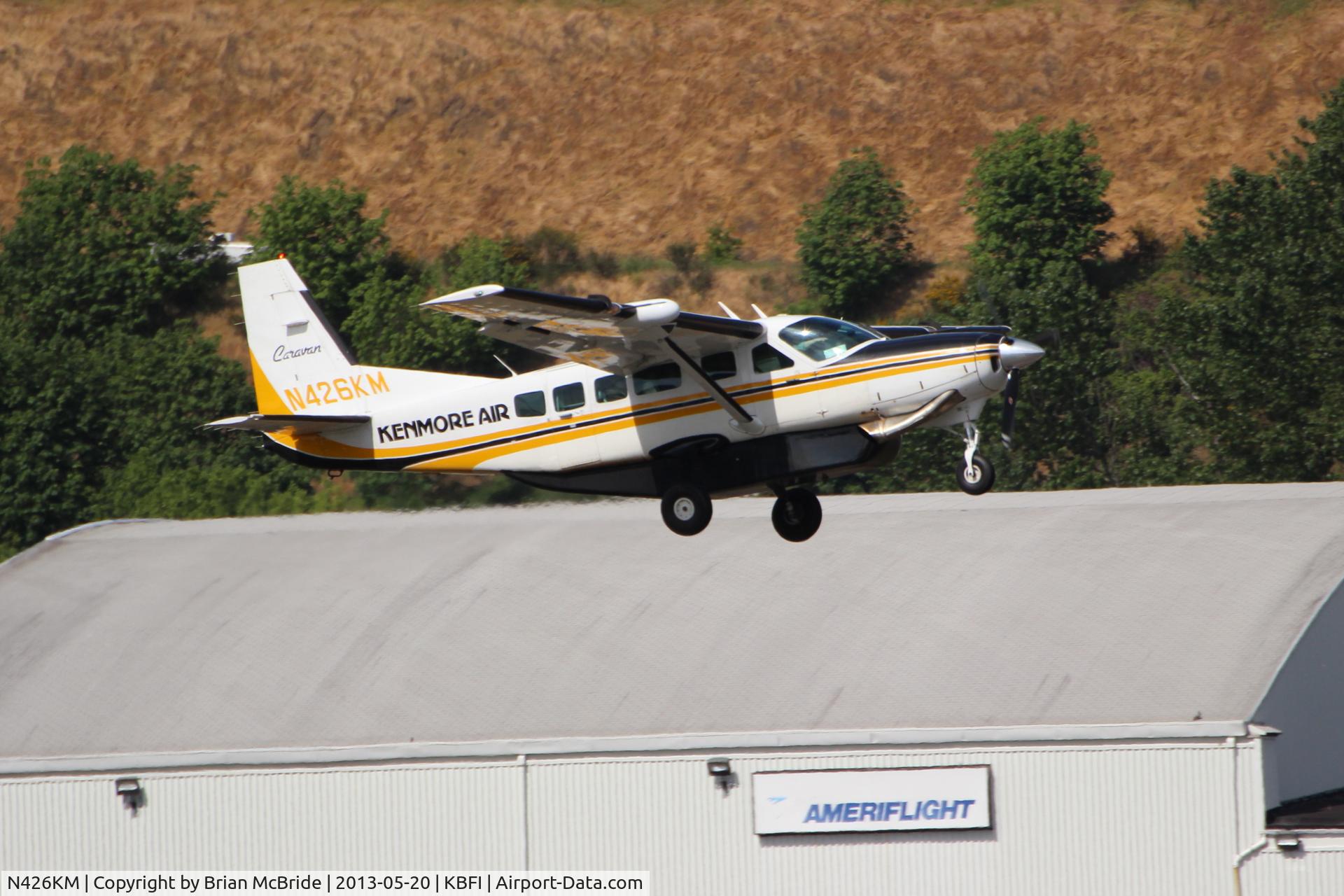 N426KM, 1999 Cessna 208 C/N 20800306, Kenmore Air. Cessna 208 Caravan I. N426KM cn 20800 306. Seattle - Boeing Field King County International (BFI KBFI). Image © Brian McBride. 20 May 2013