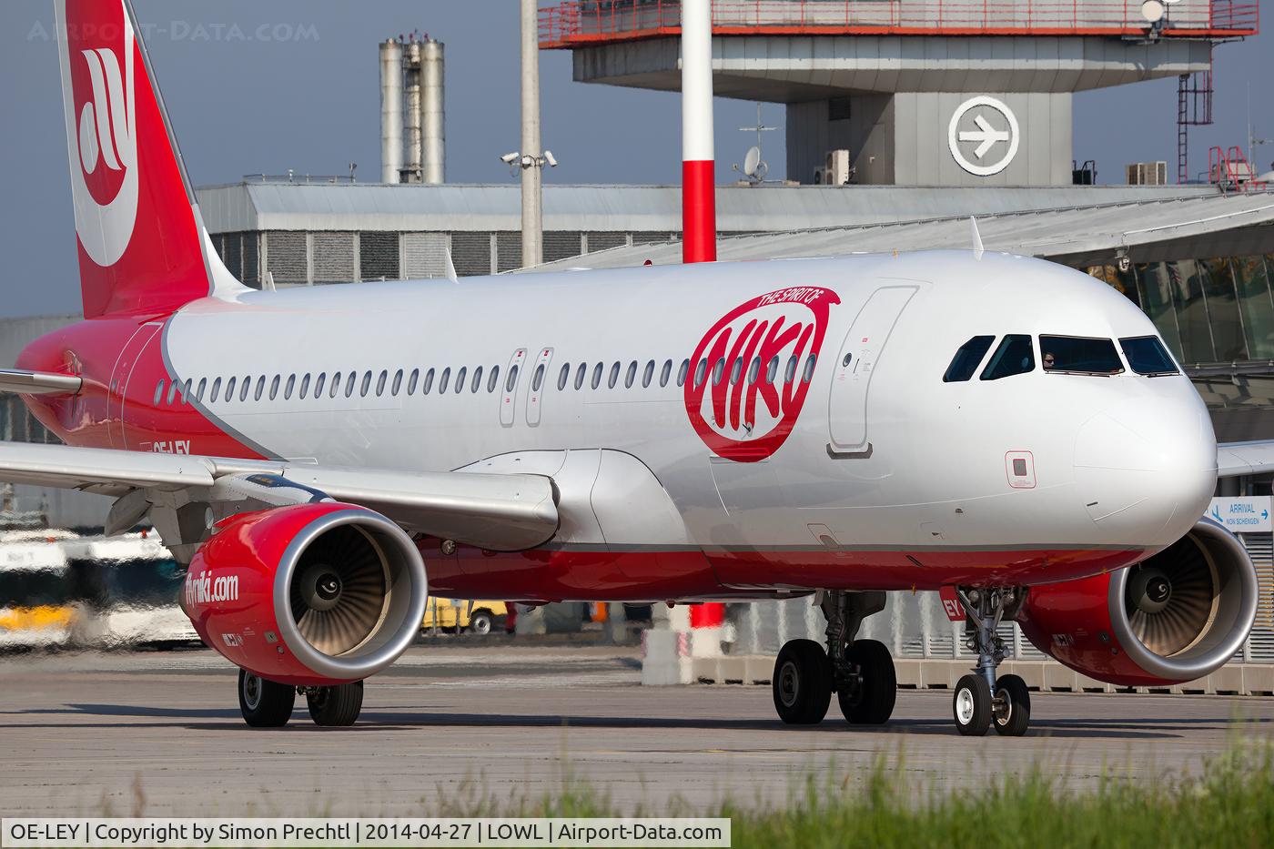 OE-LEY, 2013 Airbus A320-214 C/N 5648, OE-LEY @ Linz Airport