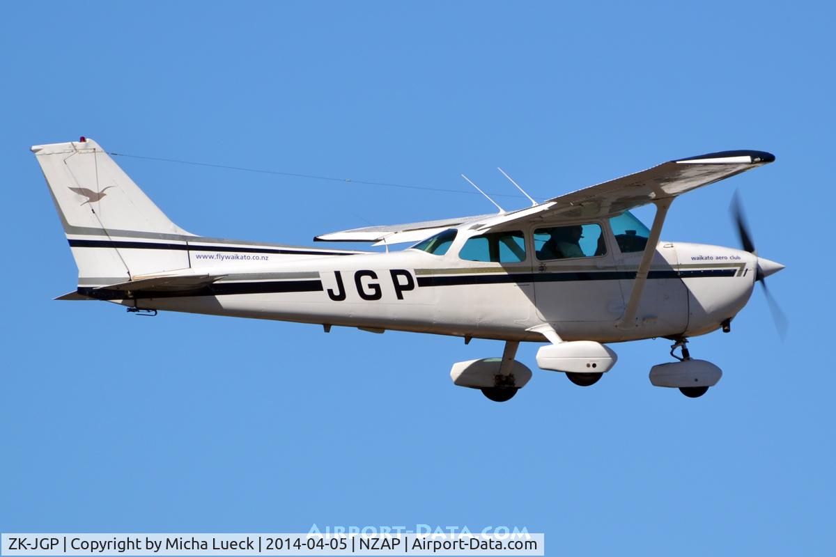 ZK-JGP, Cessna 172M C/N 17266423, At Taupo