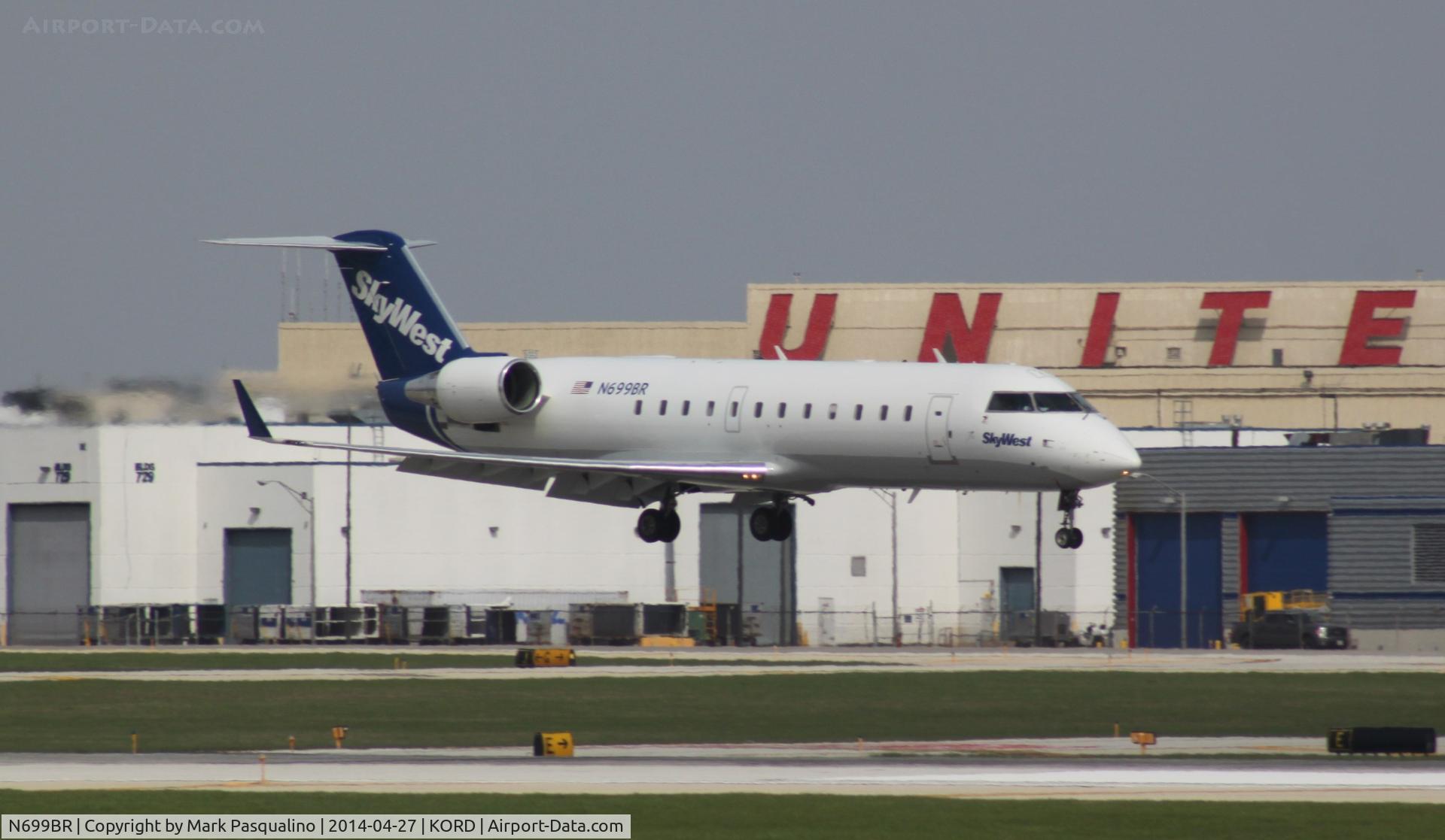 N699BR, 2003 Bombardier CRJ-200ER (CL-600-2B19) C/N 7801, CL-600-2B19