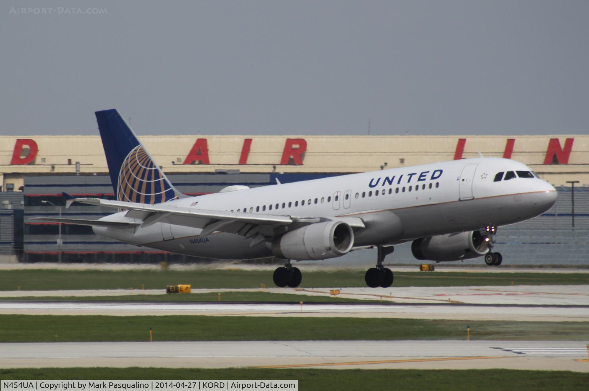 N454UA, 1999 Airbus A320-232 C/N 1104, Airbus A320