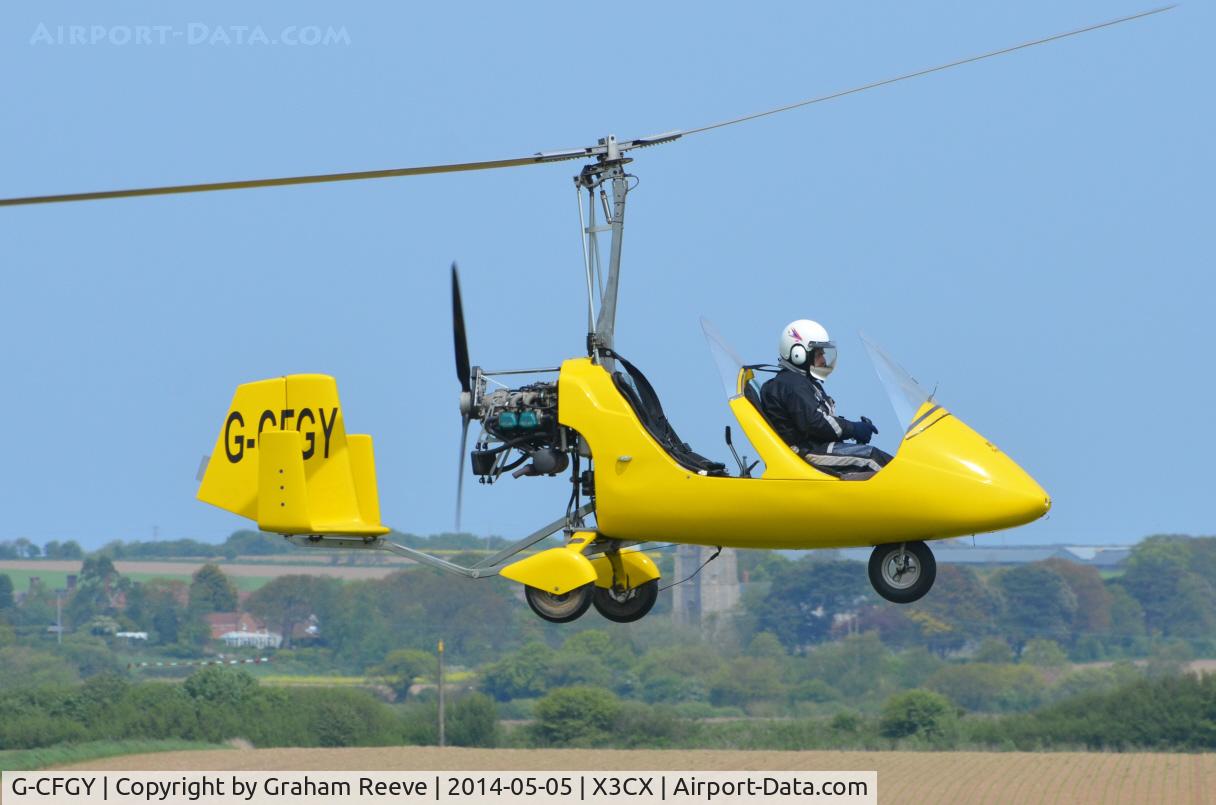 G-CFGY, 2008 Rotorsport UK MT-03 C/N RSUK/MT-03/039, Departing from Northrepps.