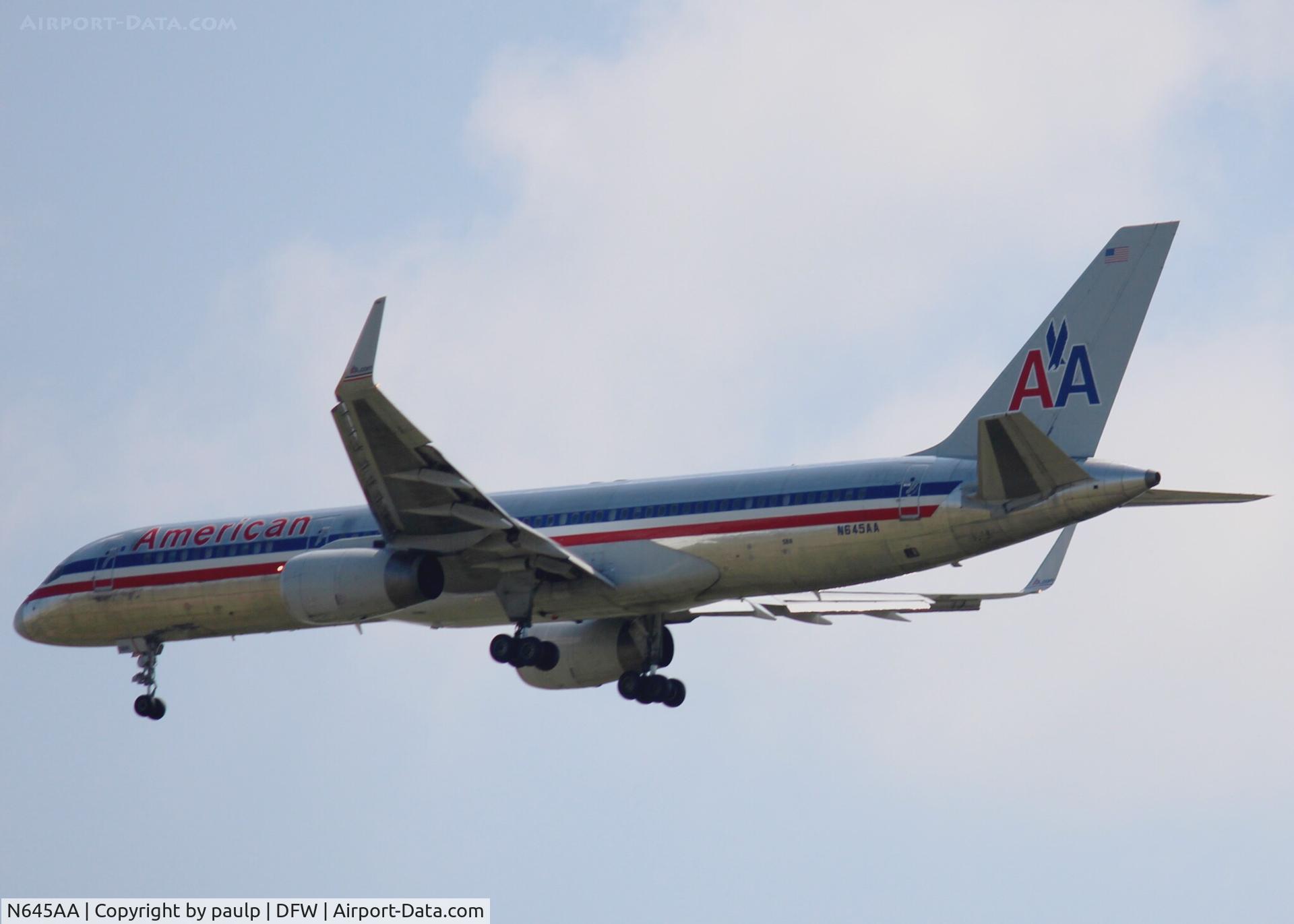 N645AA, 1991 Boeing 757-223 C/N 24603, At DFW.