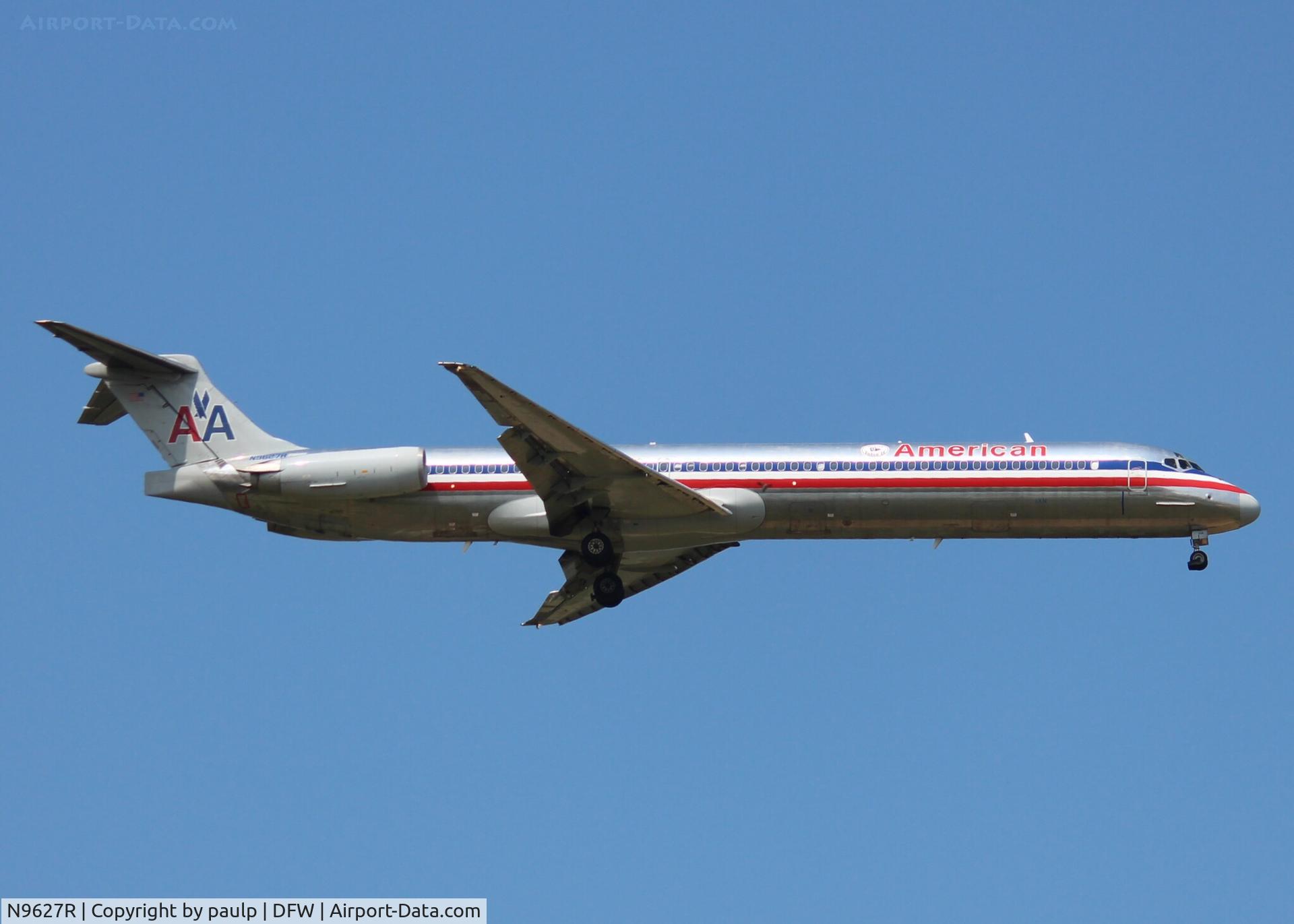 N9627R, 1998 McDonnell Douglas MD-83 (DC-9-83) C/N 53597, At DFW.