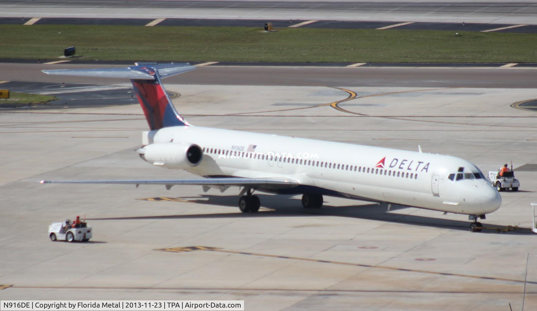 N916DE, 1993 McDonnell Douglas MD-88 C/N 53421, Delta MD-88