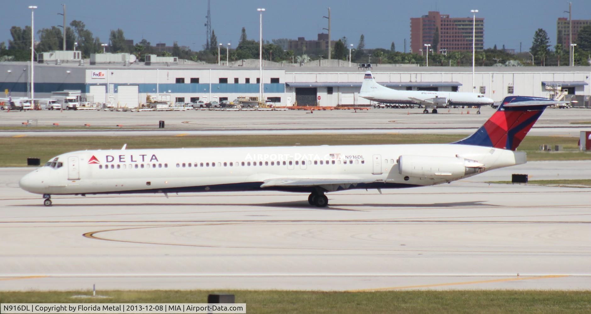 N916DL, 1988 McDonnell Douglas MD-88 C/N 49591, Delta MD-88