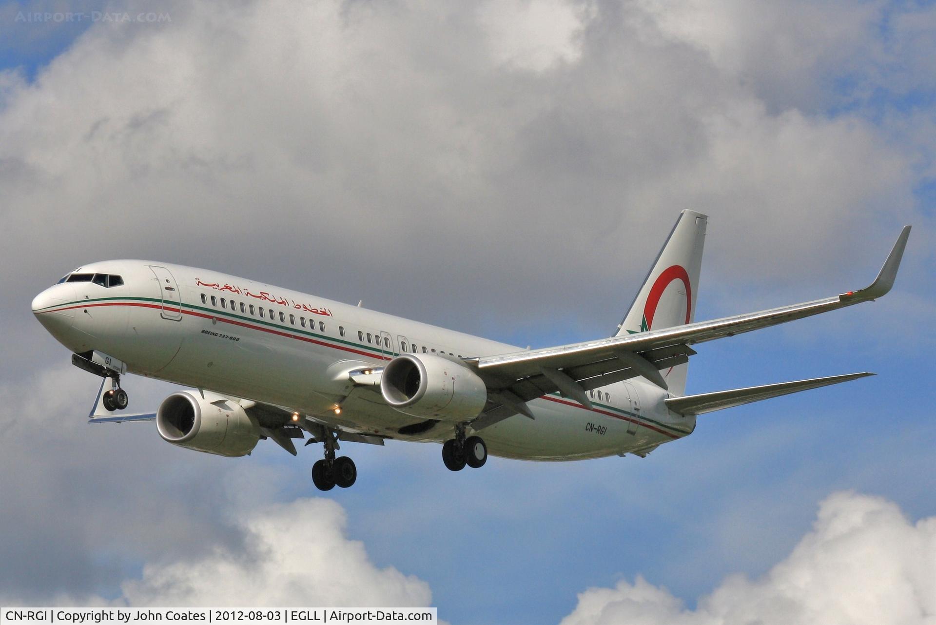 CN-RGI, 2011 Boeing 737-86N C/N 36831, Approach 27L