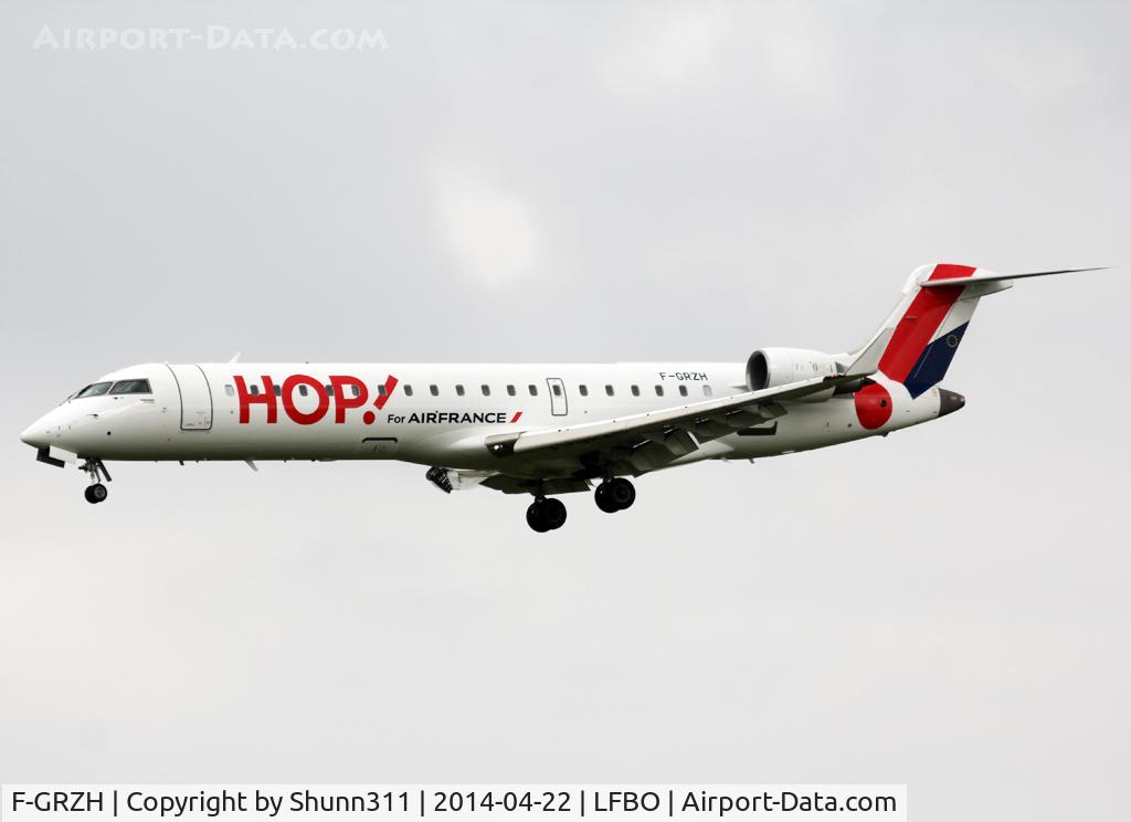 F-GRZH, 2003 Canadair CRJ-702 (CL-600-2C10) Regional Jet C/N 10089, Landing rwy 32L