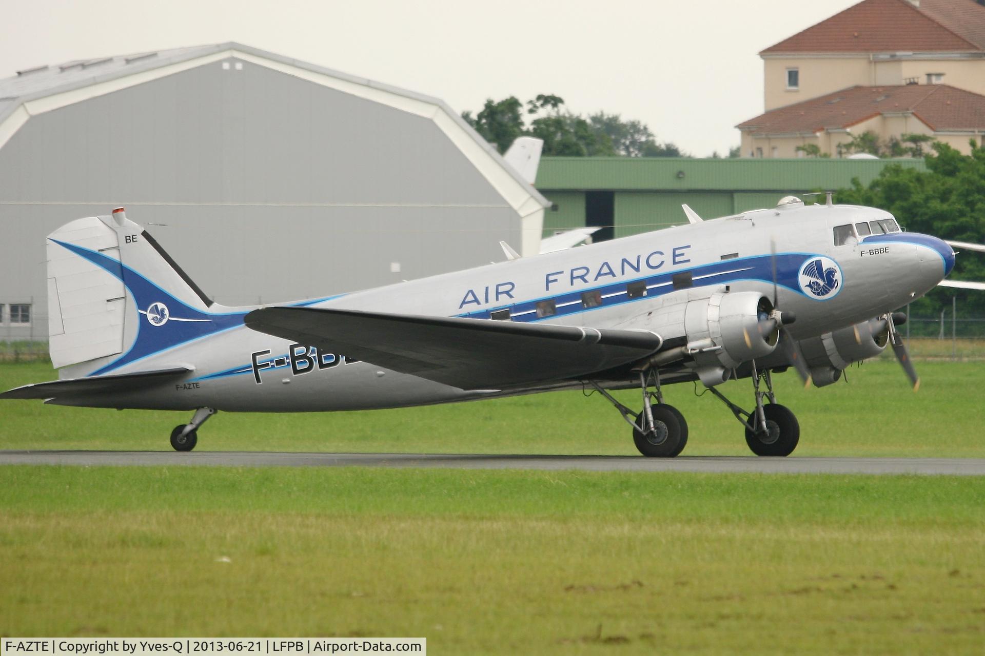 F-AZTE, 1943 Douglas C-47A-1-DL  Skytrain C/N 9172, Douglas C-47A Skytrain, Take off rwy 03, Paris-Le Bourget Air Show 2013