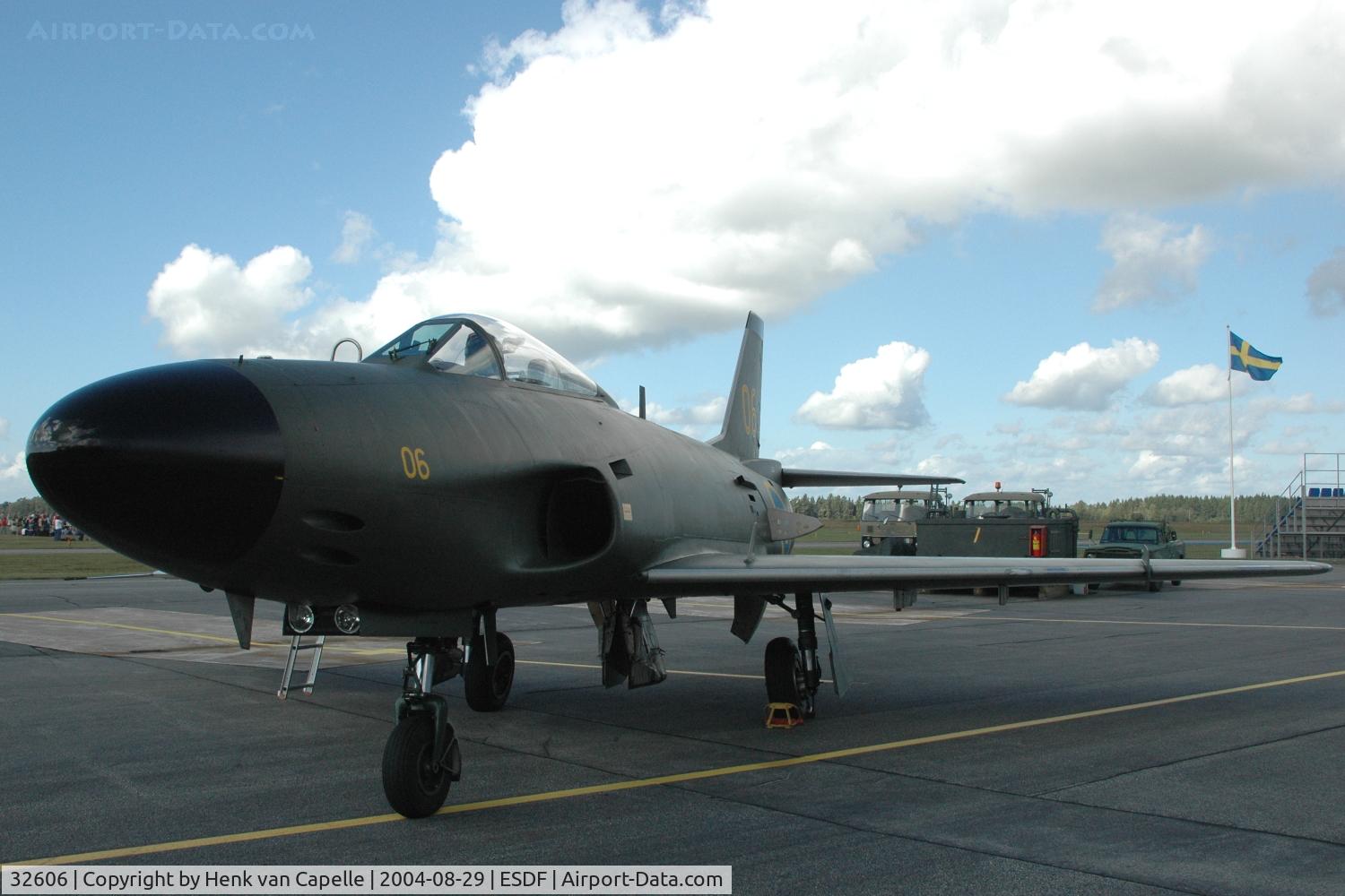 32606, 1953 Saab J32D Lansen C/N 32-606, Saab J32D Lansen of the Swedish Air Force at Ronneby Air Base, 2004.