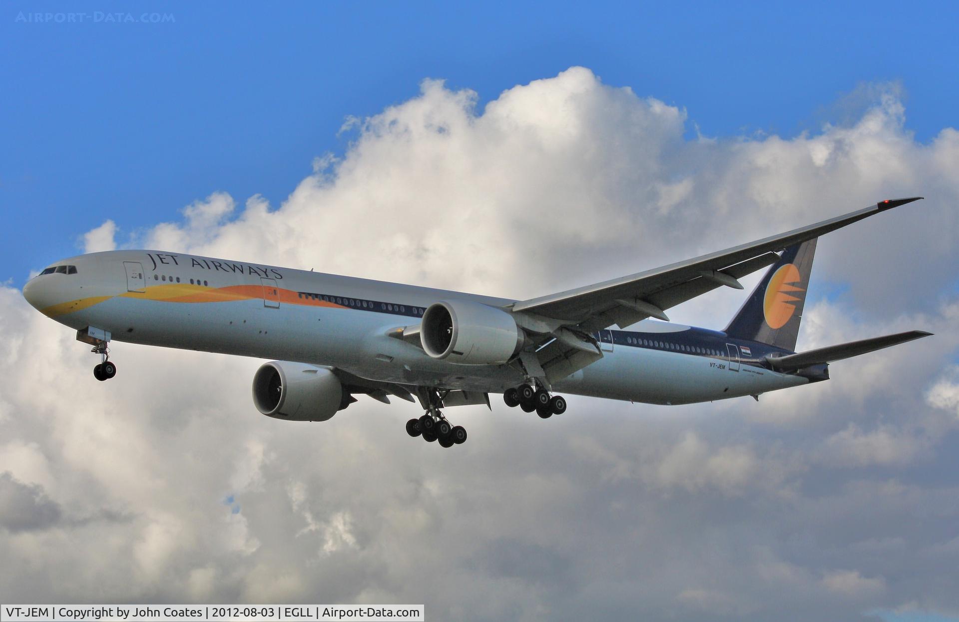 VT-JEM, 2007 Boeing 777-35R/ER C/N 35162, Approach 27L