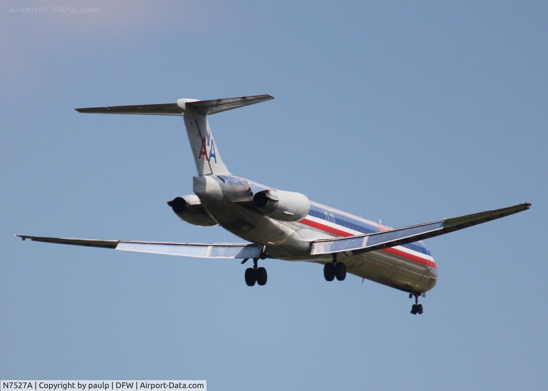 N7527A, 1990 McDonnell Douglas MD-82 (DC-9-82) C/N 49919, At DFW.