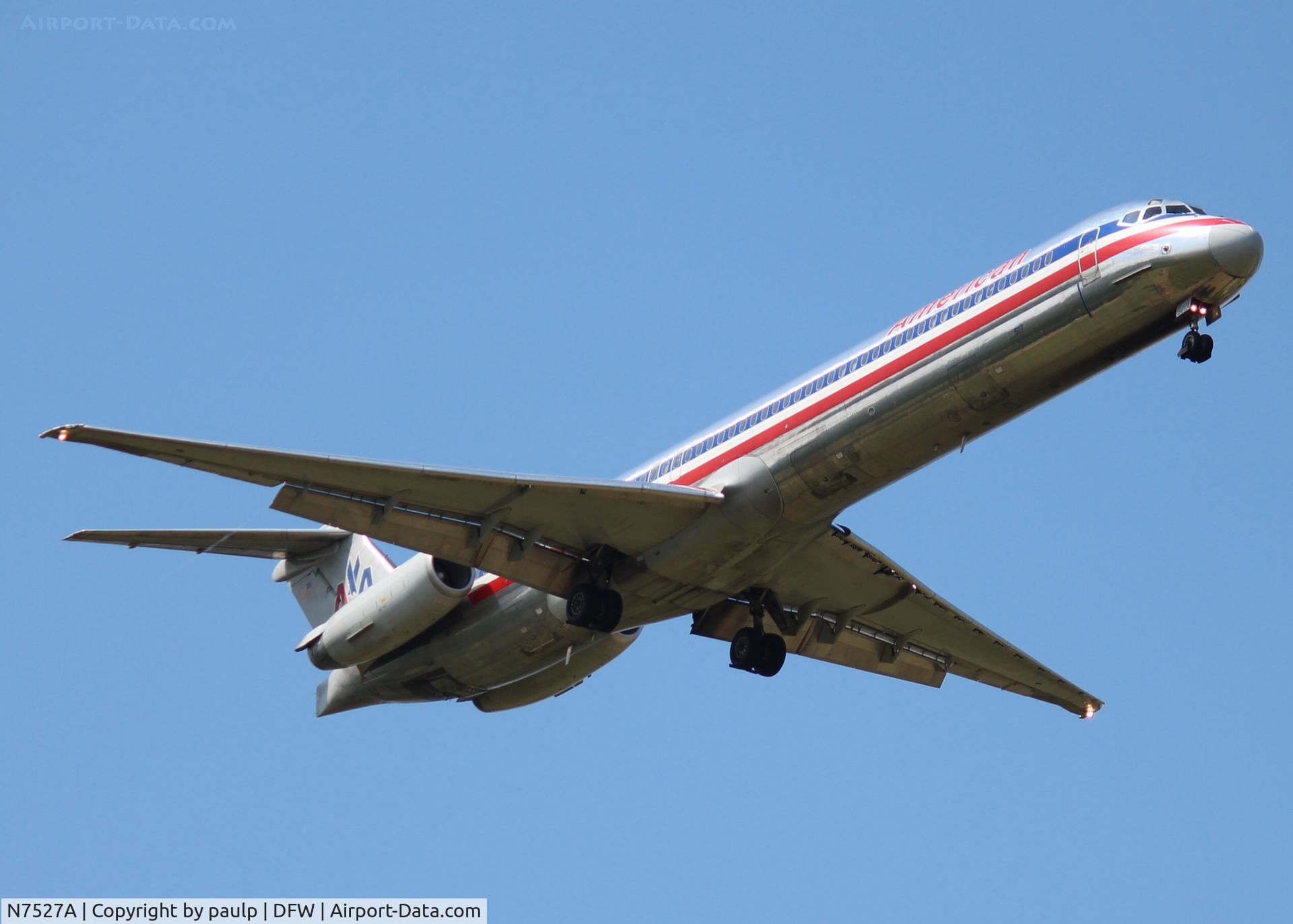 N7527A, 1990 McDonnell Douglas MD-82 (DC-9-82) C/N 49919, At DFW.