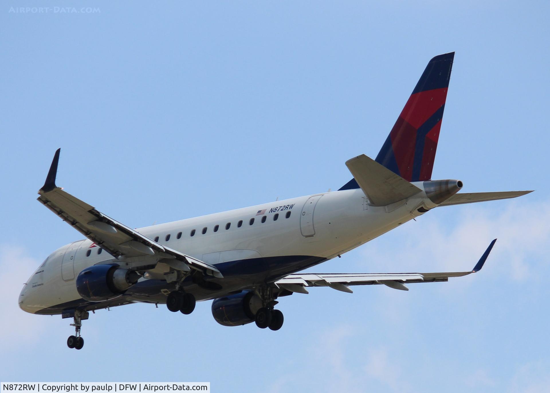 N872RW, 2006 Embraer ERJ 170-100 SE C/N 17000143, At DFW.