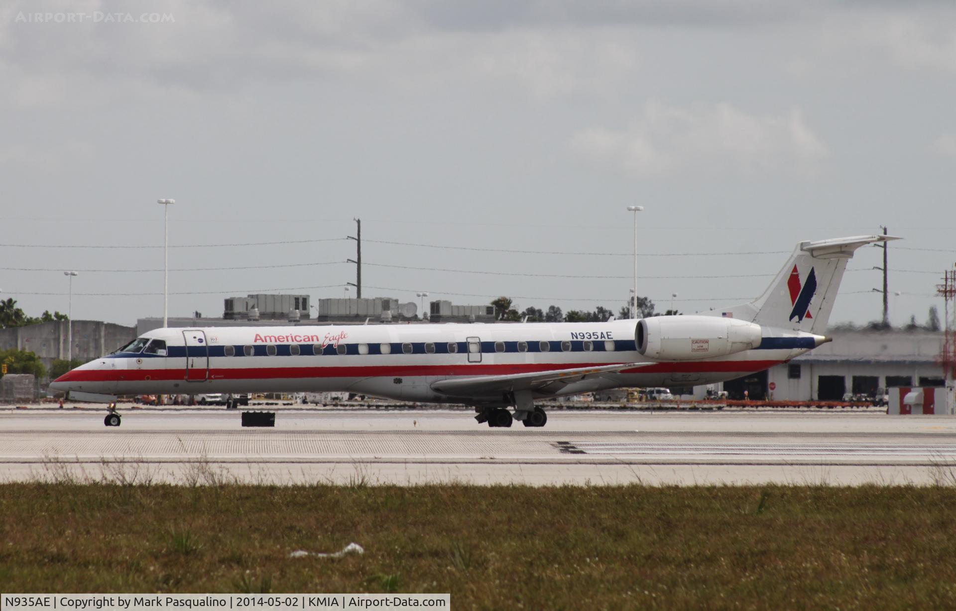 N935AE, 2005 Embraer ERJ-145LR (EMB-145LR) C/N 14500920, EMB-145LR