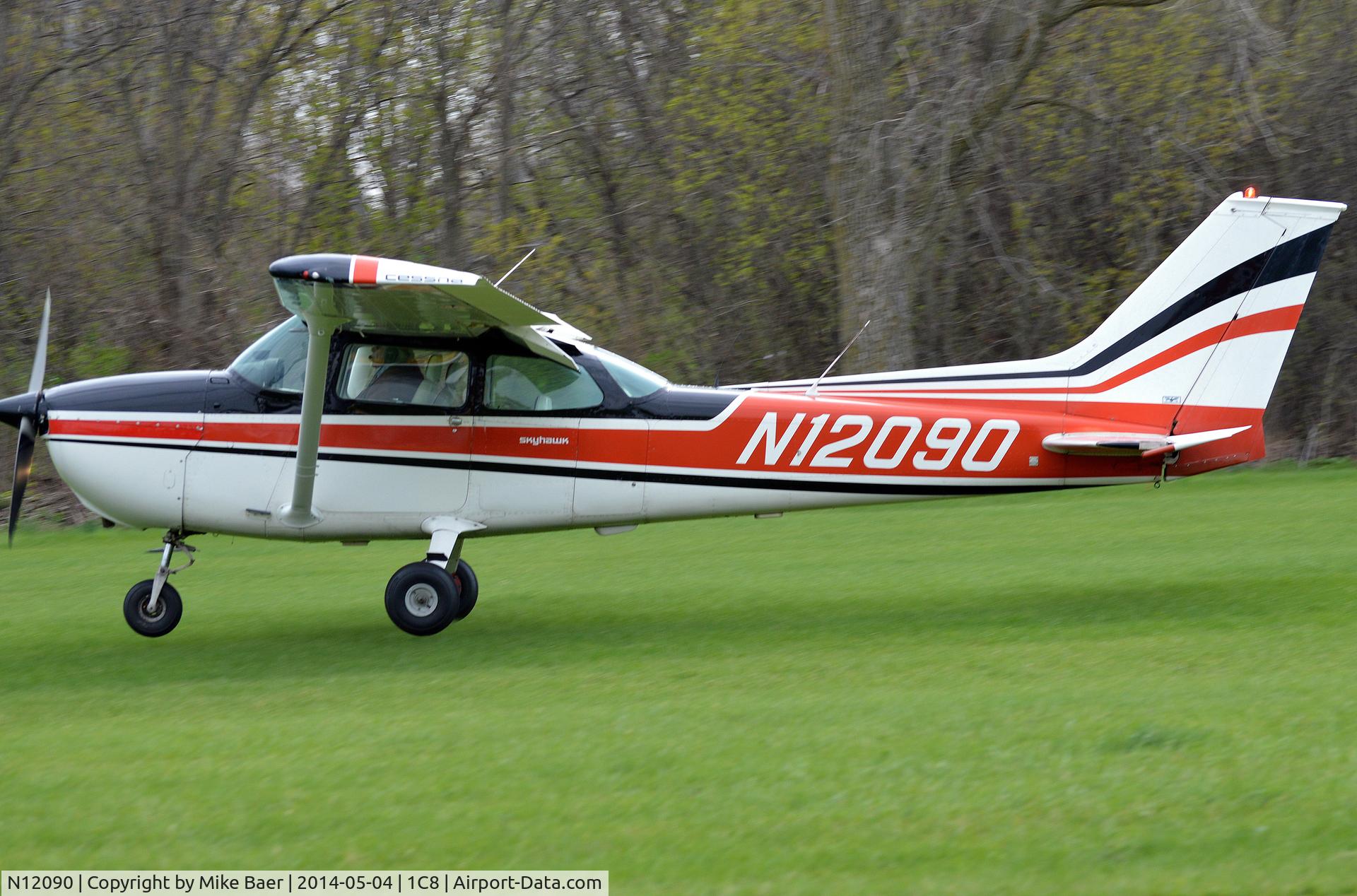 N12090, 1973 Cessna 172M C/N 17261800, N12090 @ 1C8