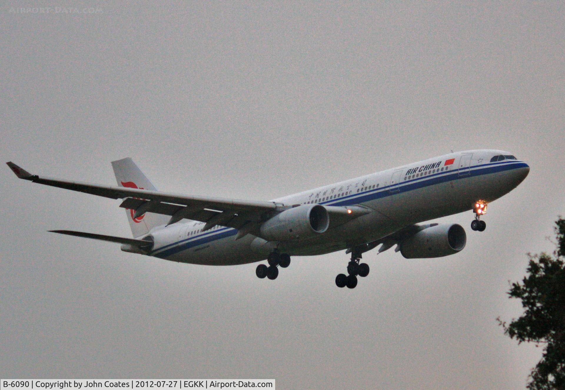B-6090, 2007 Airbus A330-243 C/N 860, Dawn arrival