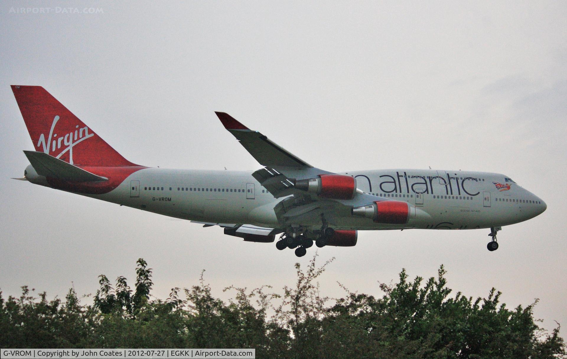 G-VROM, 2001 Boeing 747-443 C/N 32339, Dawn arrival