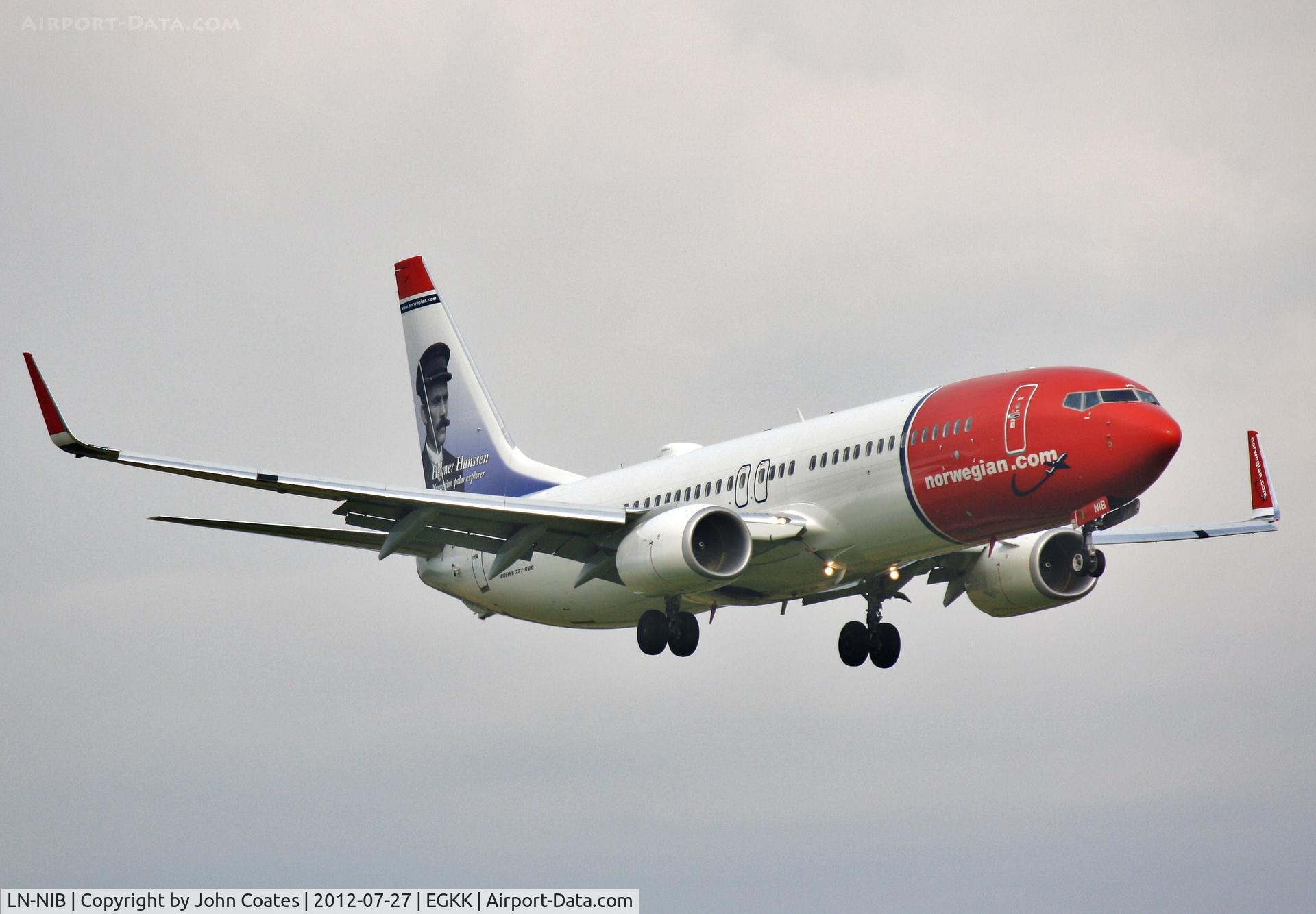 LN-NIB, 2011 Boeing 737-86J C/N 36879, Approach 08