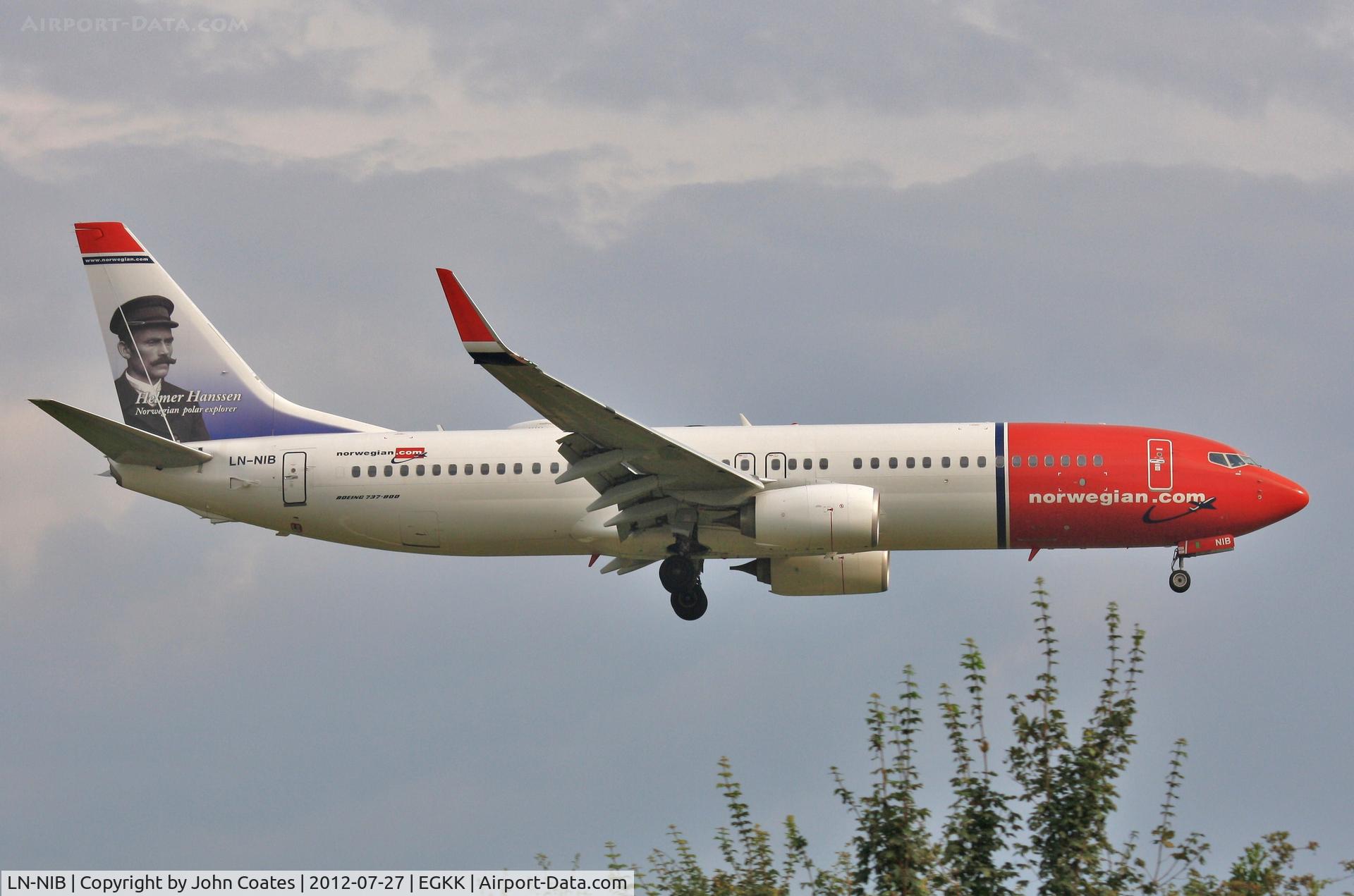 LN-NIB, 2011 Boeing 737-86J C/N 36879, Arriving 08