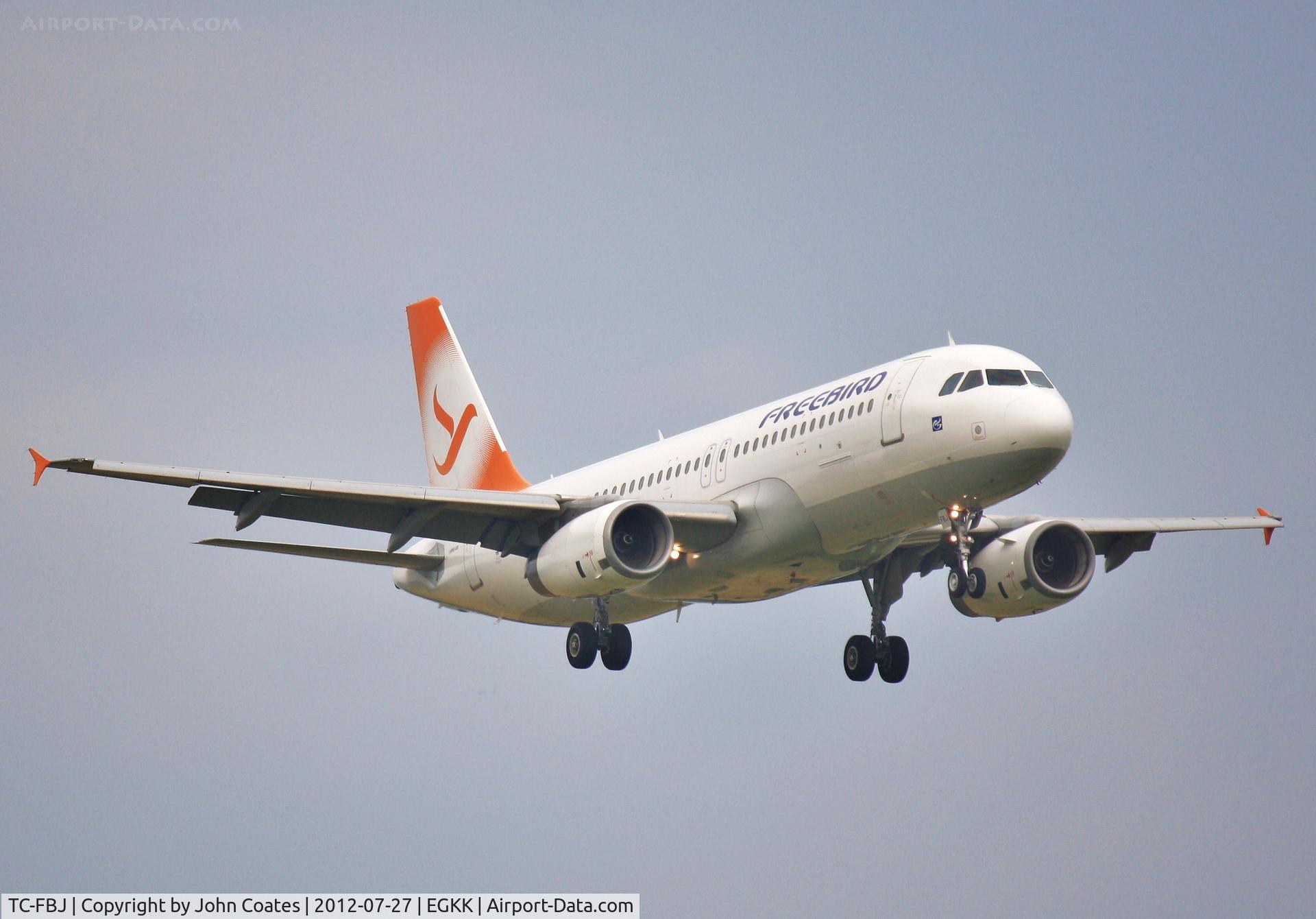 TC-FBJ, 1996 Airbus A320-232 C/N 580, Approach 08